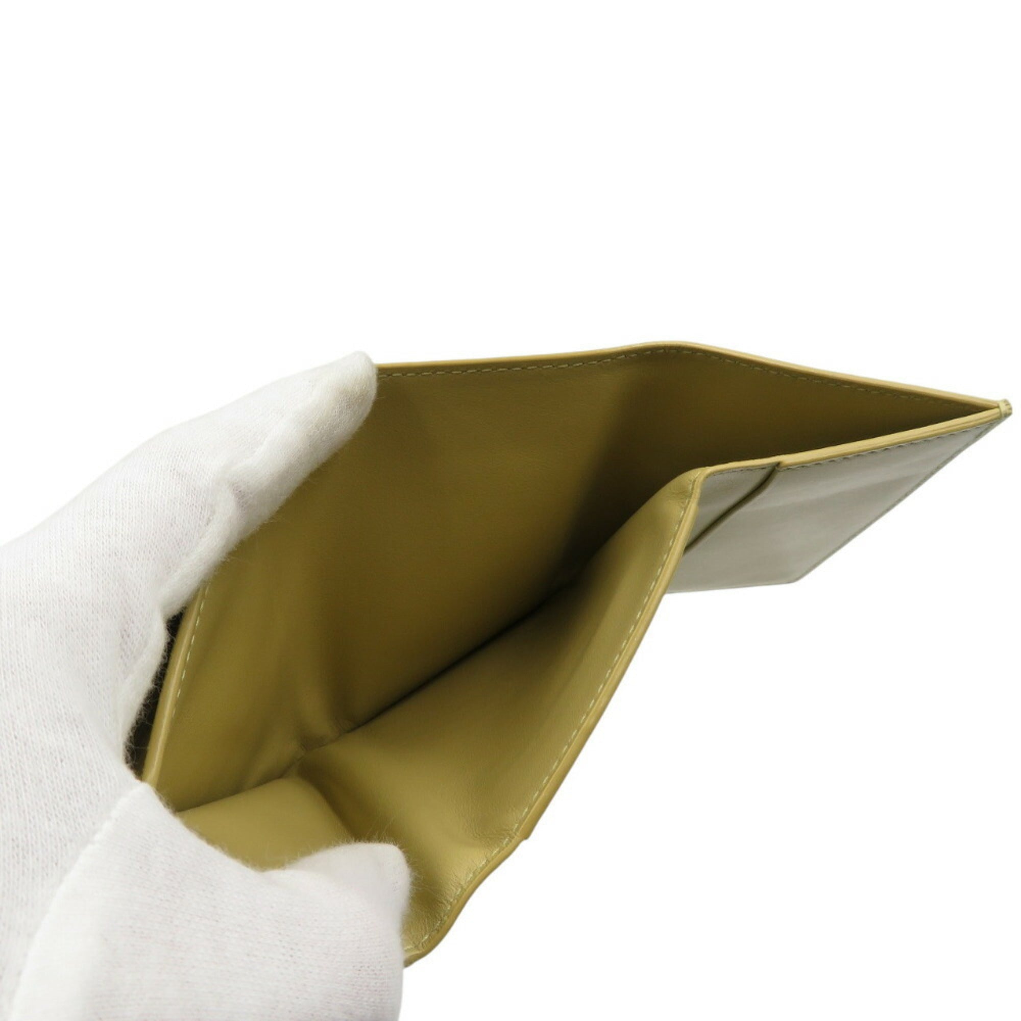 Bottega Veneta Beige Leather Wallet (Tri-Fold)