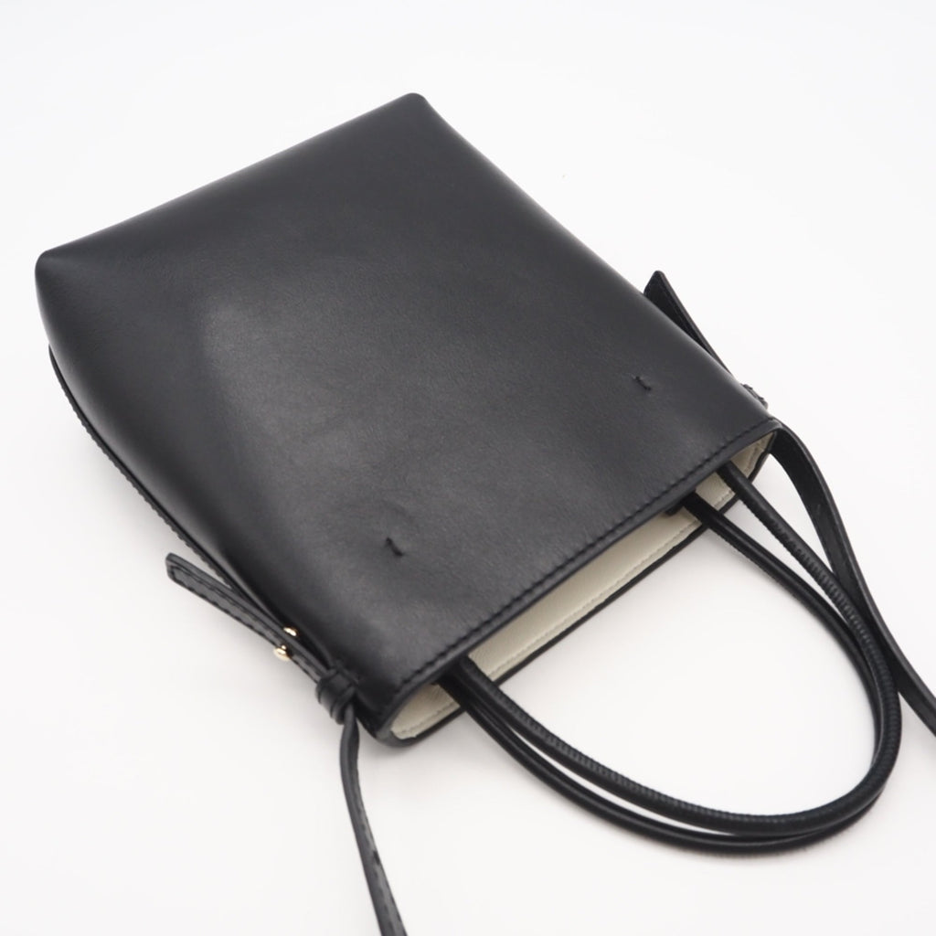 Chloé Black Leather Handbag Shoulder Bag (Pre-Owned)