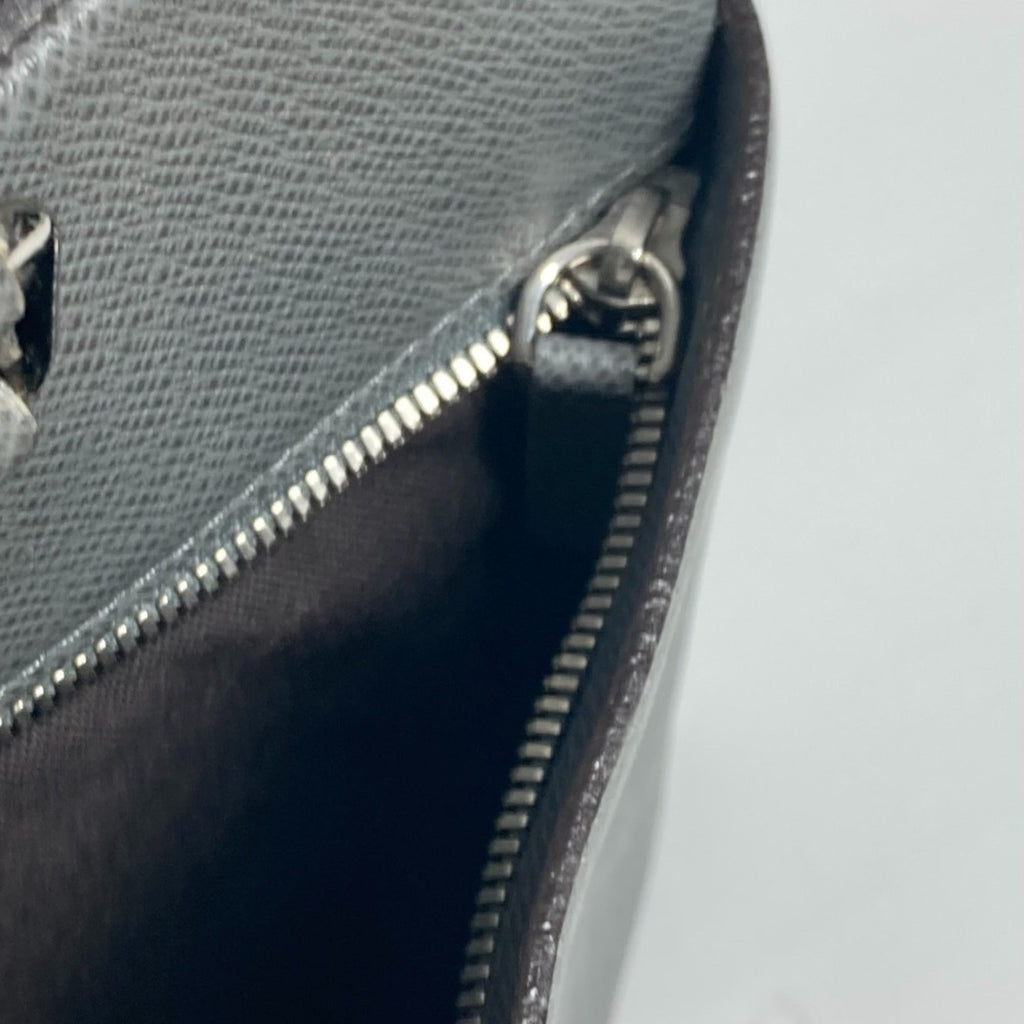 Louis Vuitton Glacier Gray Taiga Leather Leather Briefcase