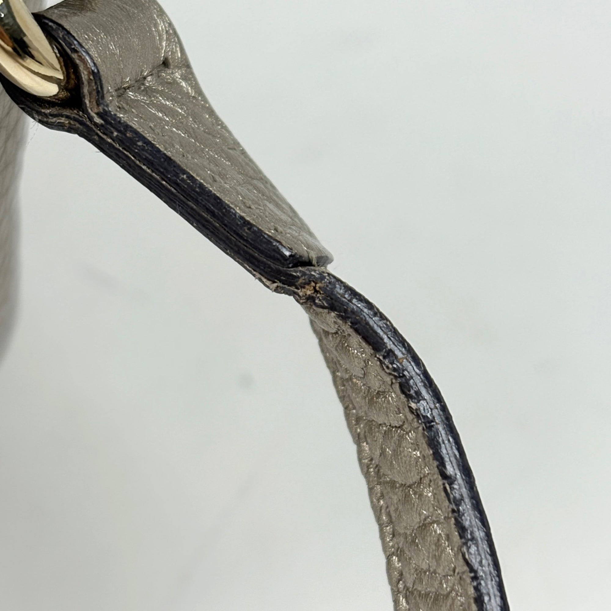 Gucci Gold Leather Shoulder Bag (Pre-Owned)