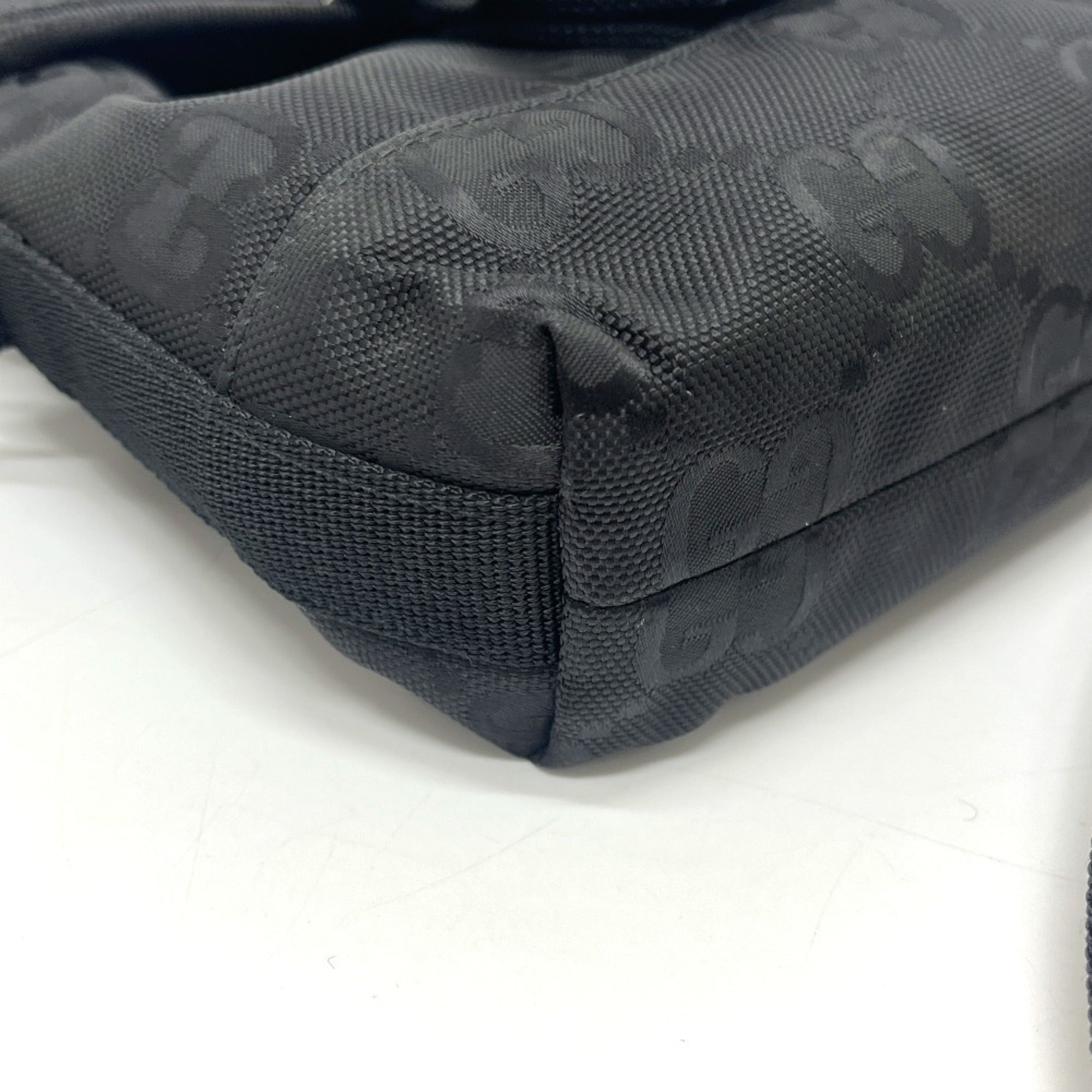 Gucci Black Nylon Leather Handbag Shoulder Bag (Pre-Owned)