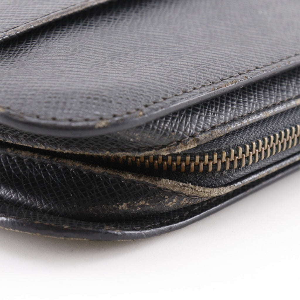 Louis Vuitton Taiga Ardoise Black Taiga Leather Handbag