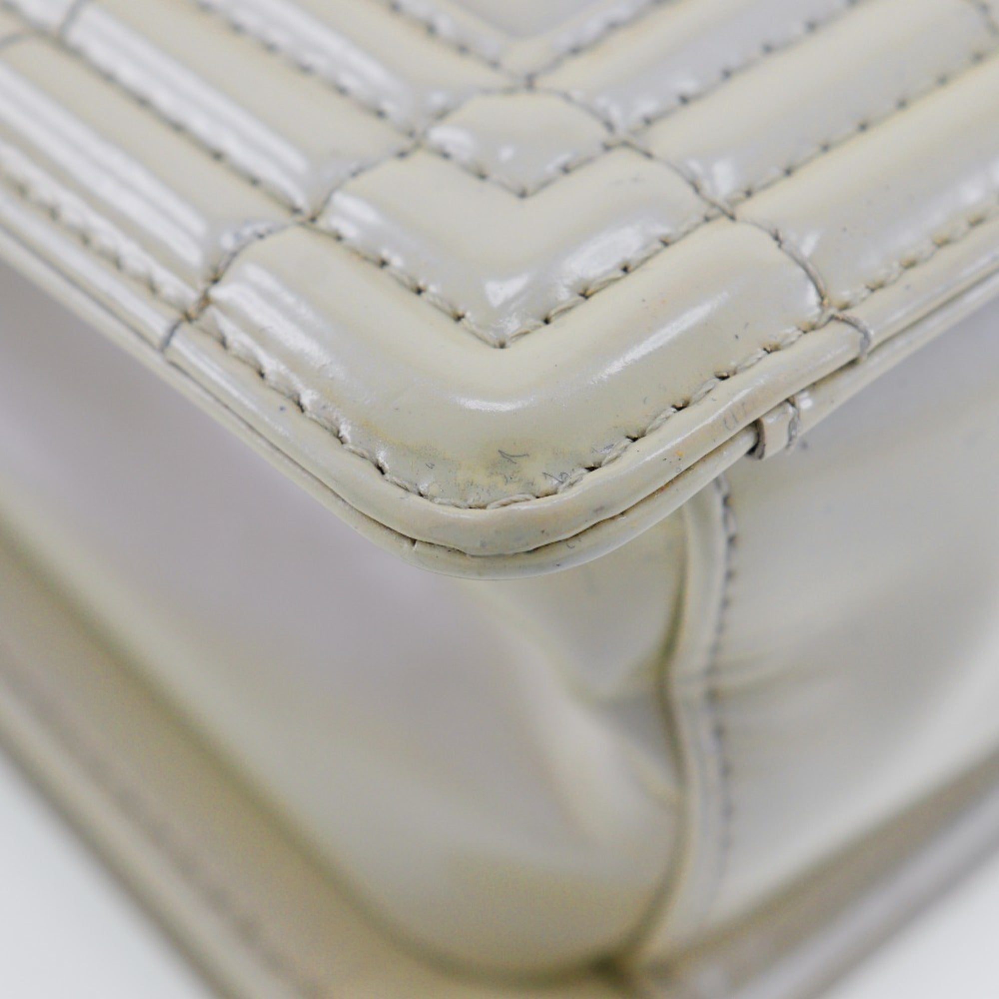Chanel White Leather Shoulder Bag