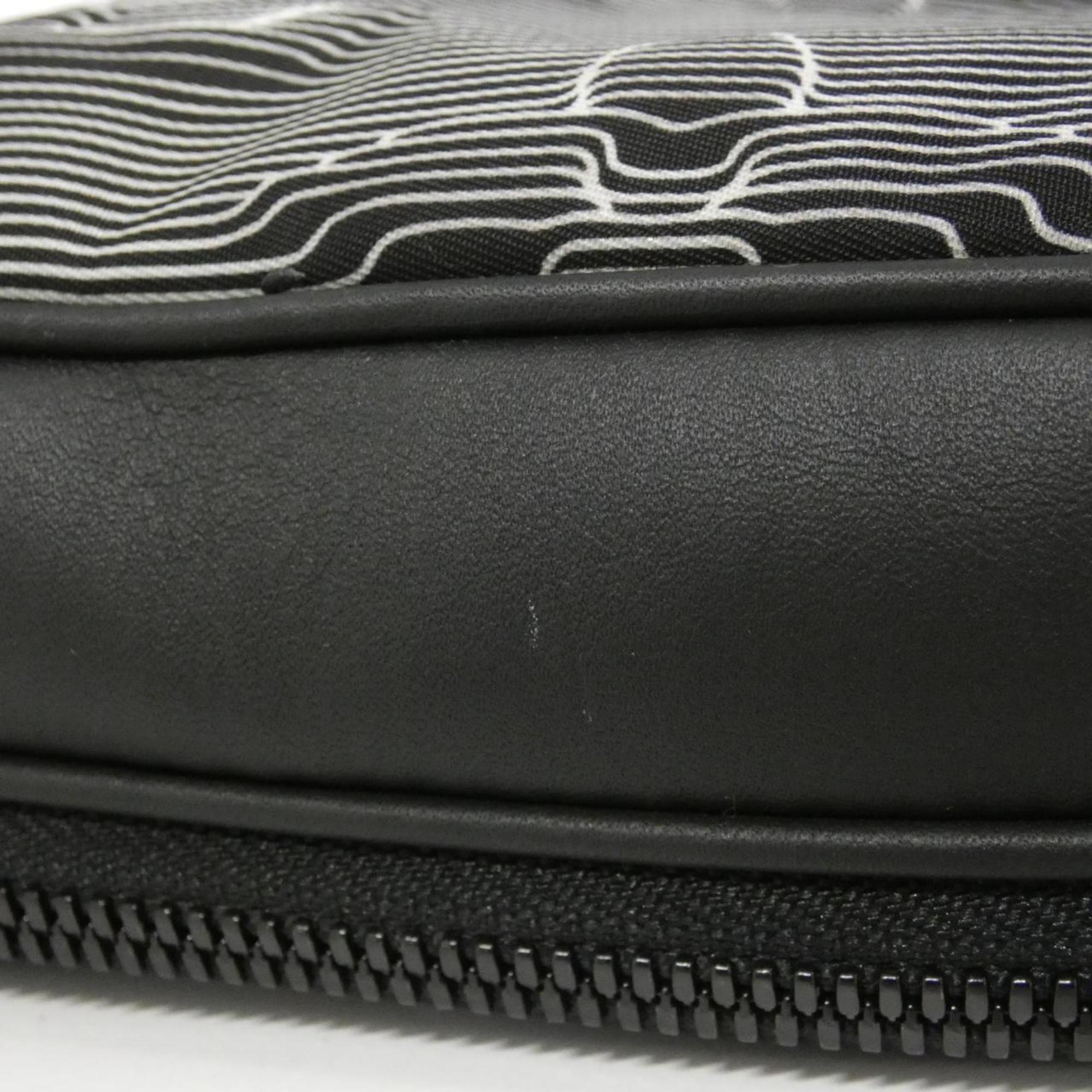 Louis Vuitton Black Nylon Leather Shoulder Bag
