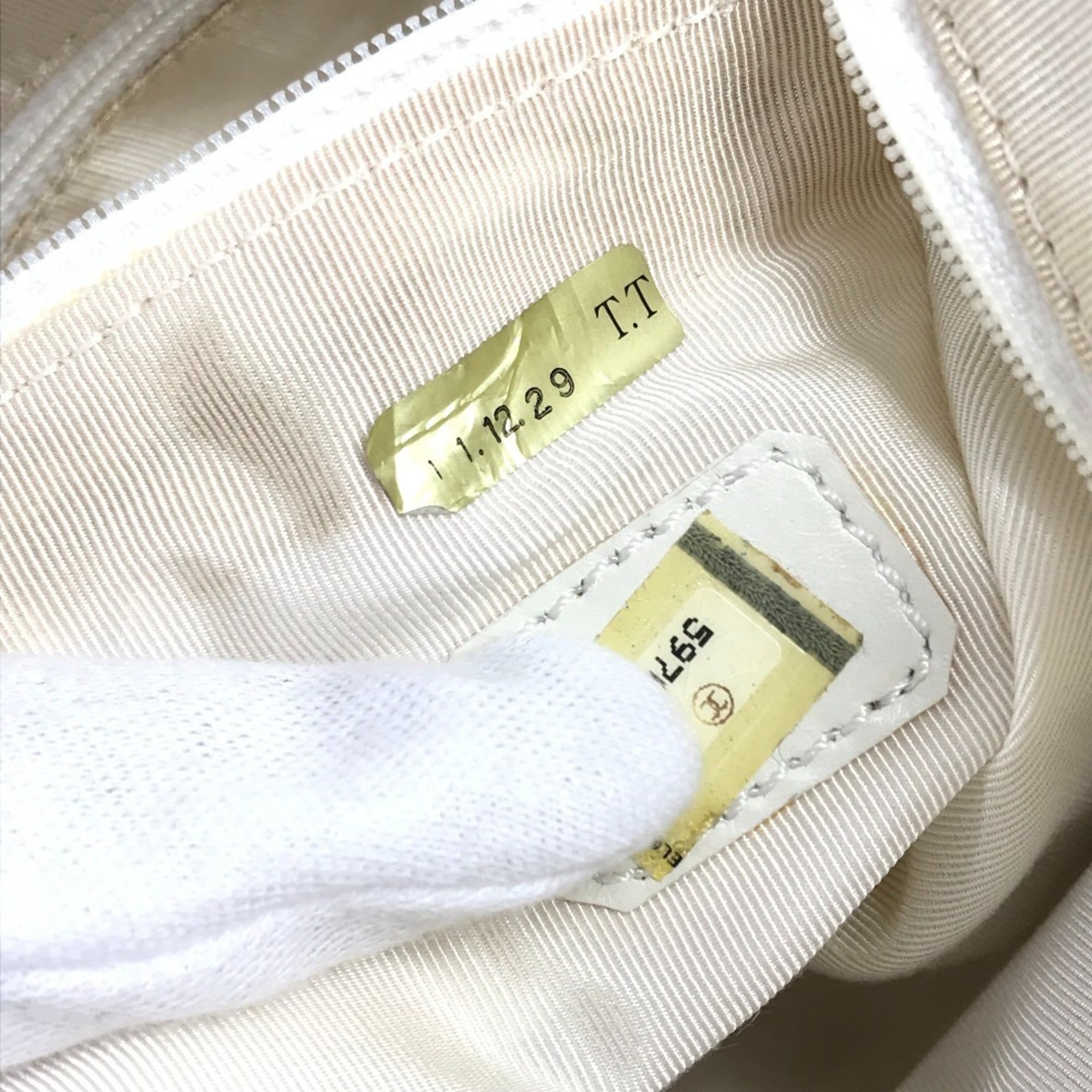 Chanel White Leather Shoulder Bag Tote Bag
