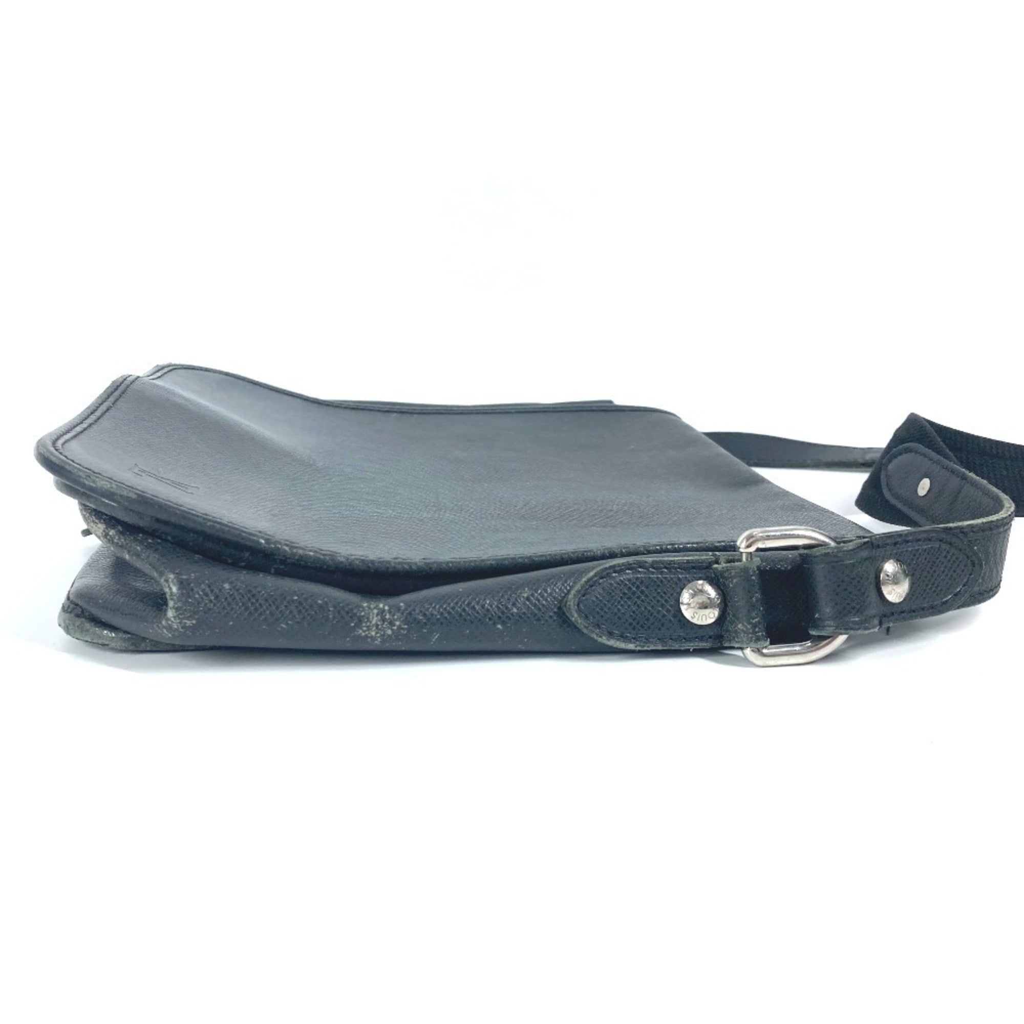 Louis Vuitton Ardoise Black Taiga Leather Shoulder Bag