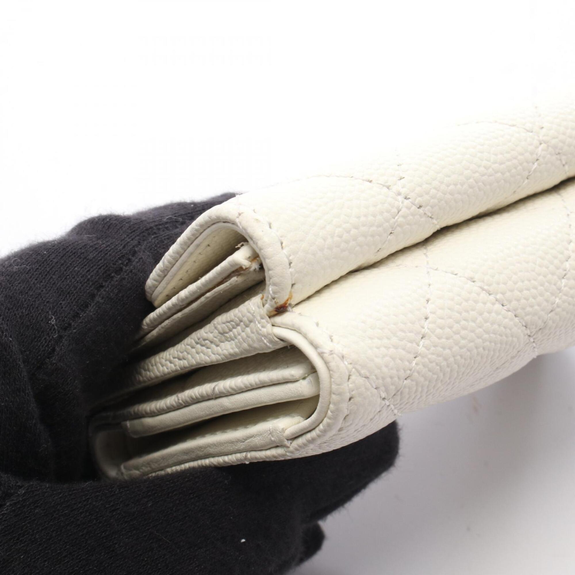 Chanel White Grained Calfskin Wallet (Tri-Fold)