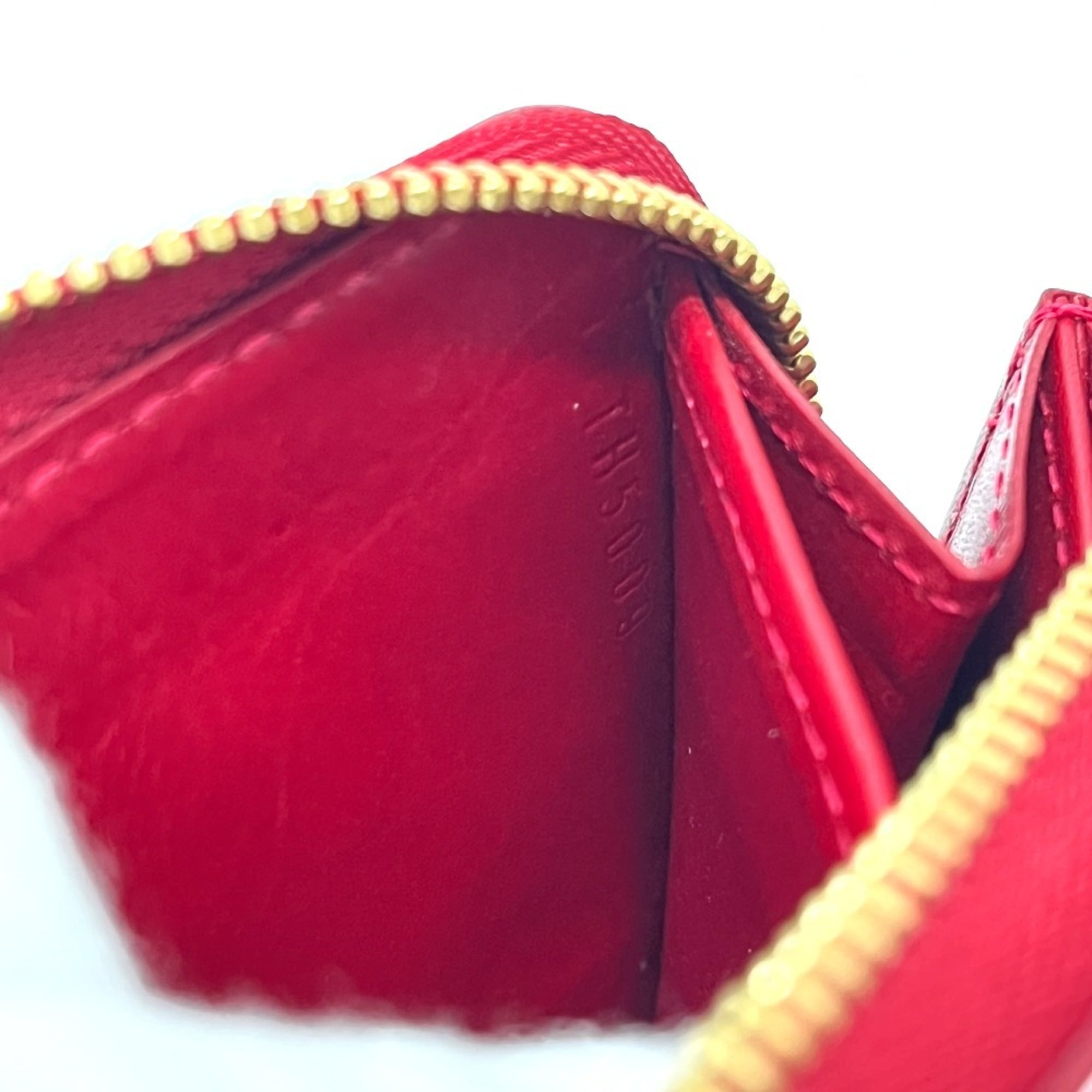 Louis Vuitton Pomme D'amour Monogram Vernis Coin Purse/Coin Case
