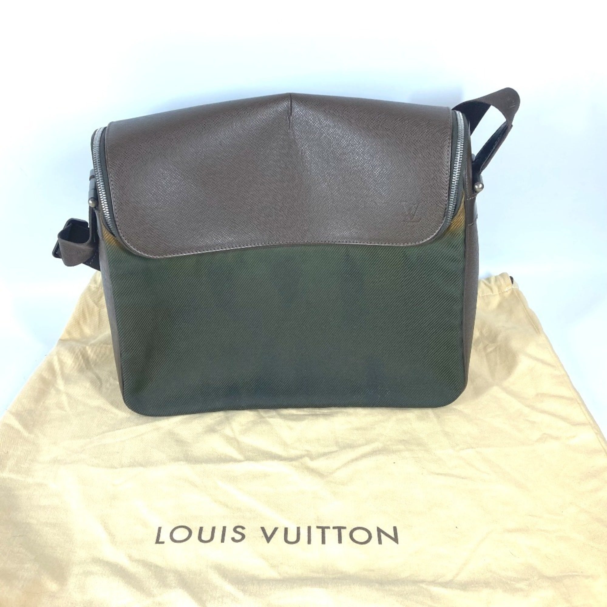 Louis Vuitton Brown Taiga Leather Nylon Messenger Bag Shoulder Bag