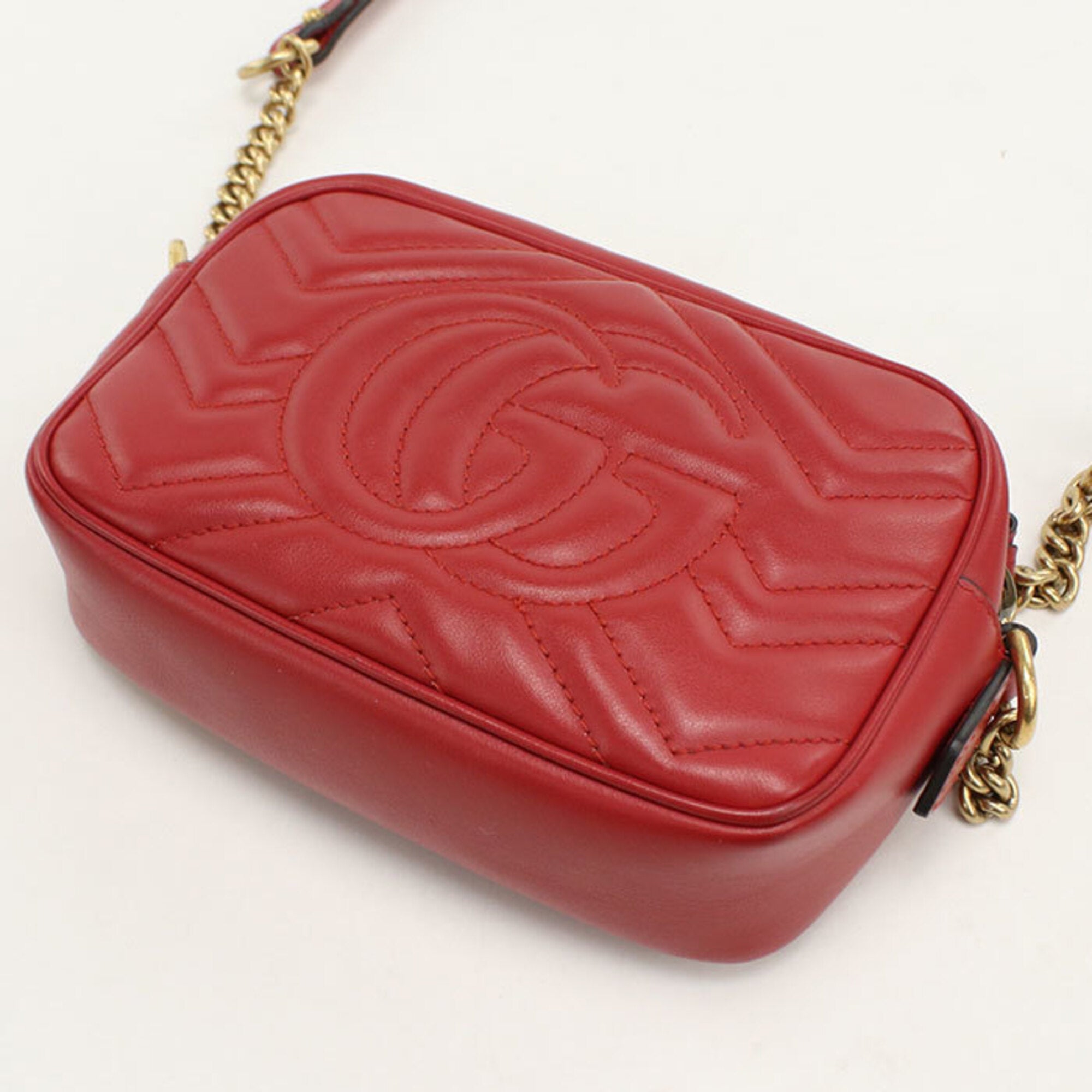 Gucci Red Color Quilting Shoulder Bag (Pre-Owned)