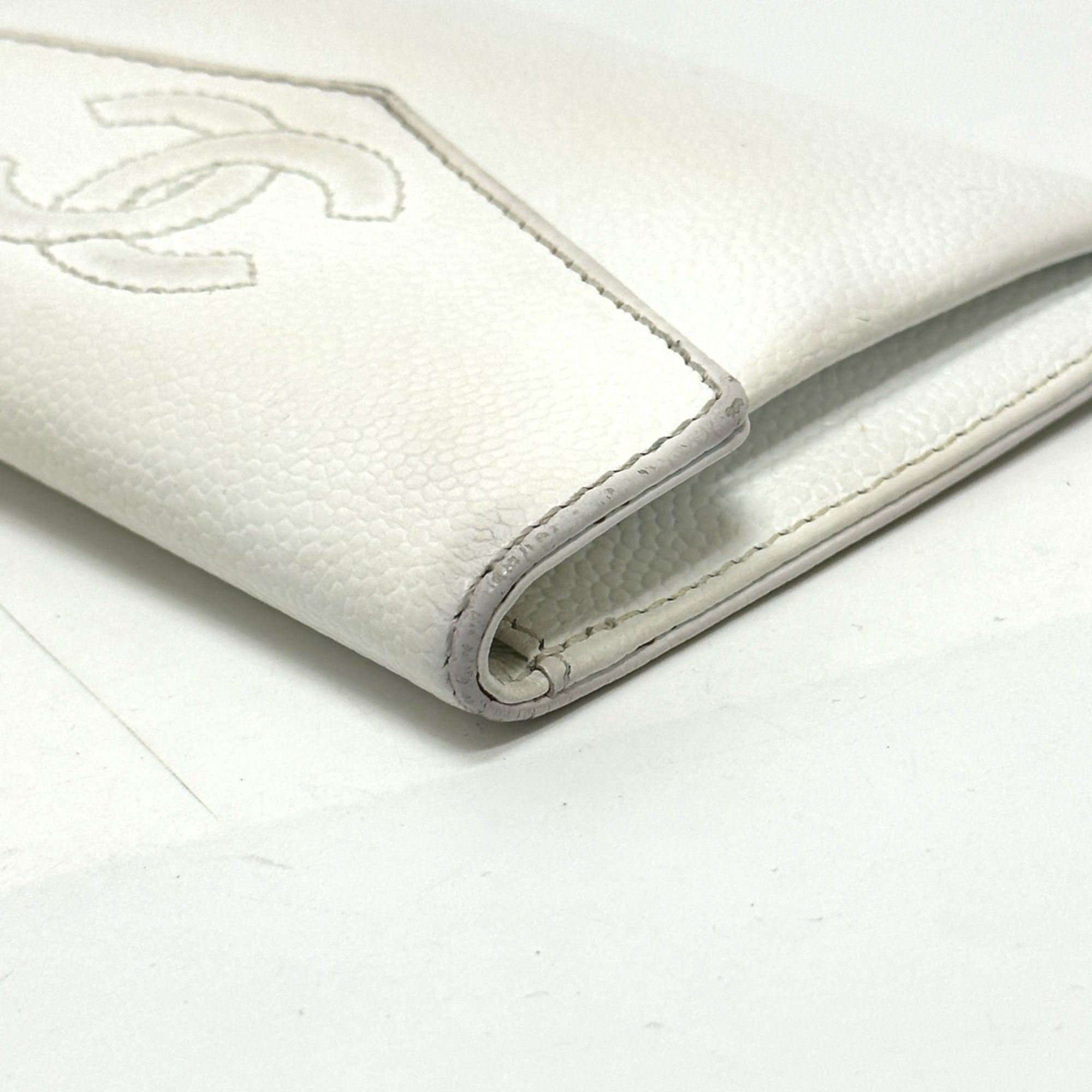 Chanel White Grained Calfskin Wallet (Bi-Fold)