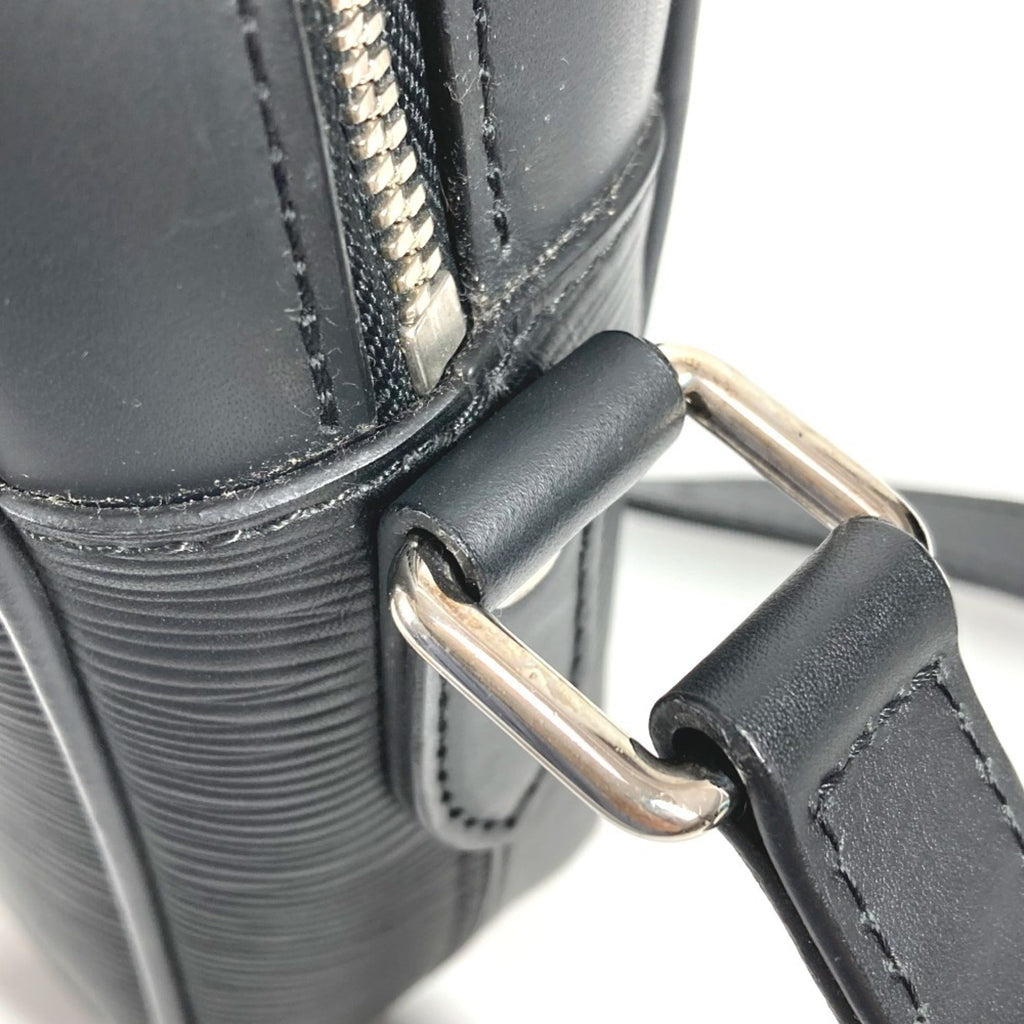 Louis Vuitton Black Epi Leather Pochette Shoulder Bag