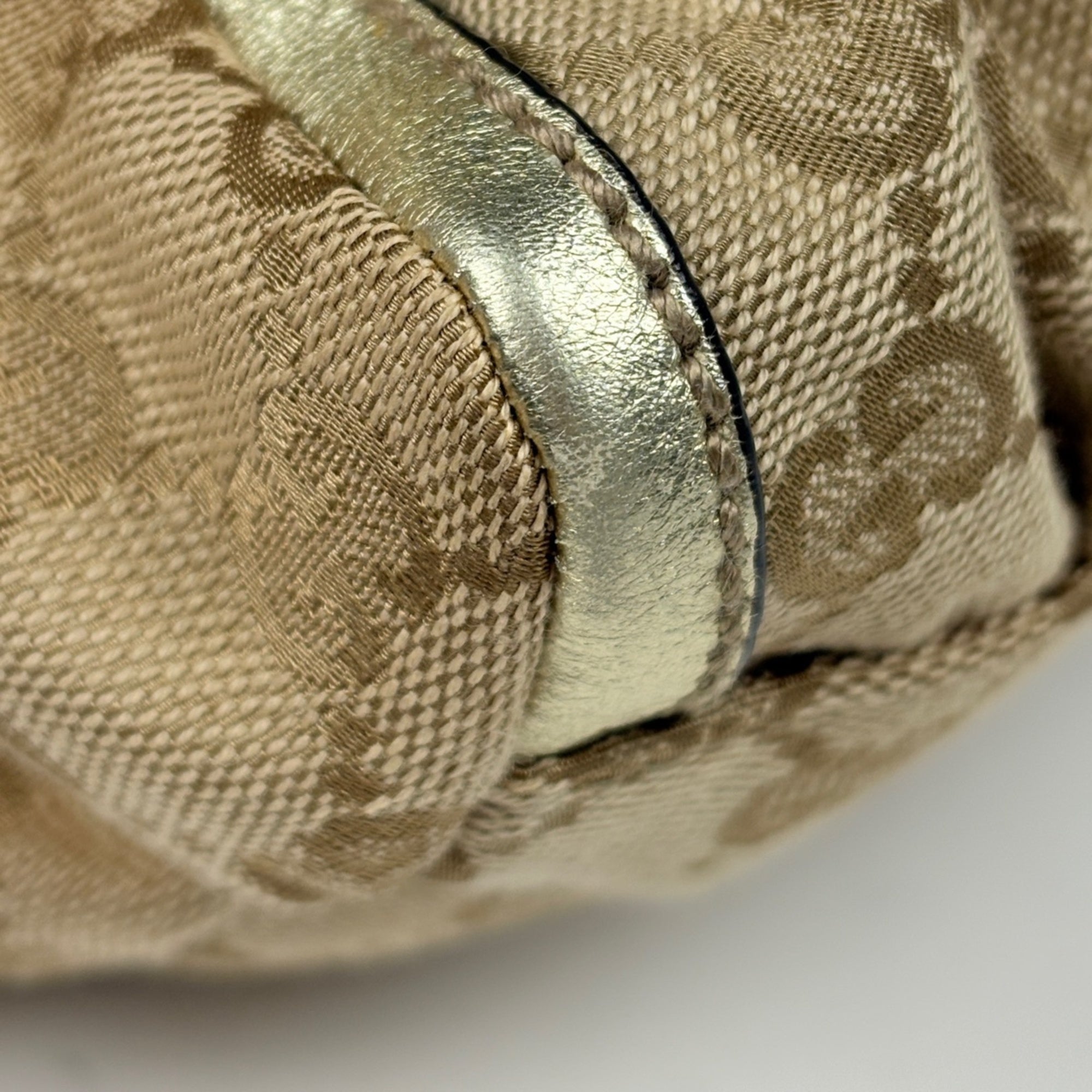 Gucci Beige Gold Gg Canvas Leather Handbag Shoulder Bag (Pre-Owned)