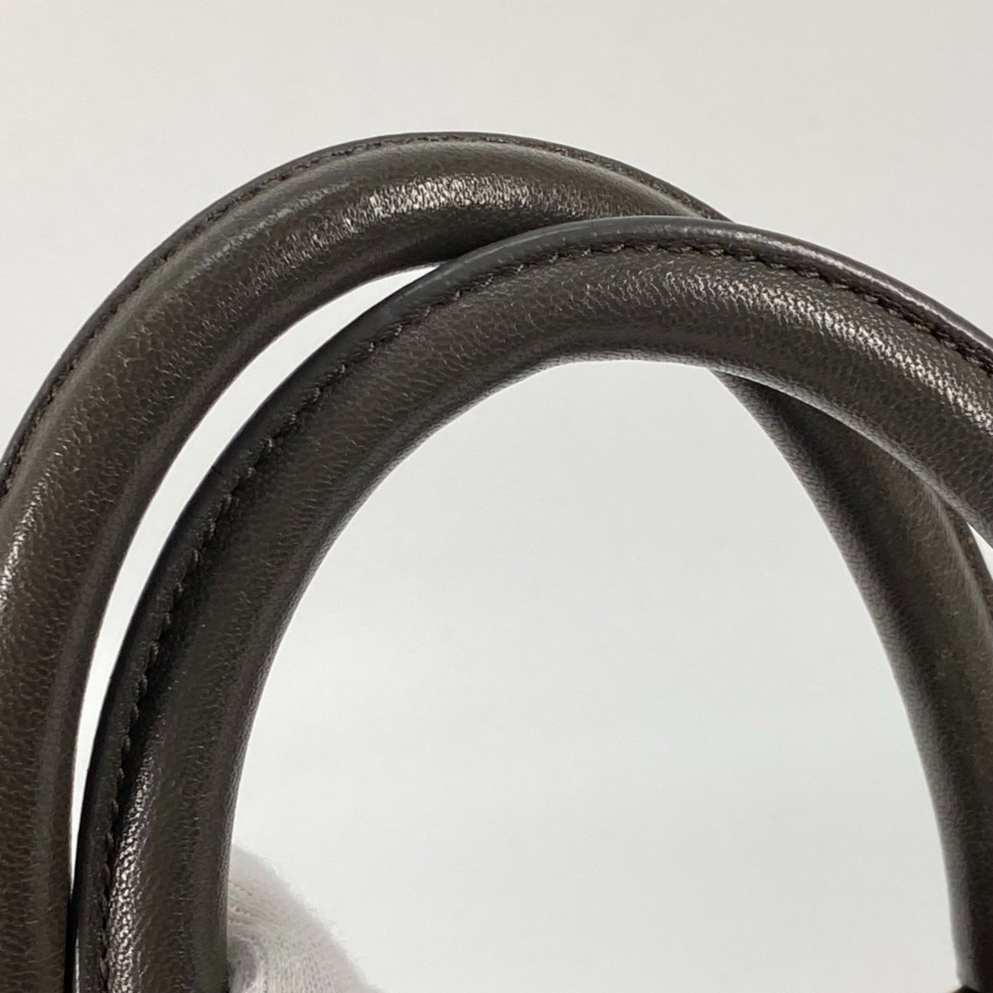 Yves Saint Laurent Gray Leather Handbag (Pre-Owned)