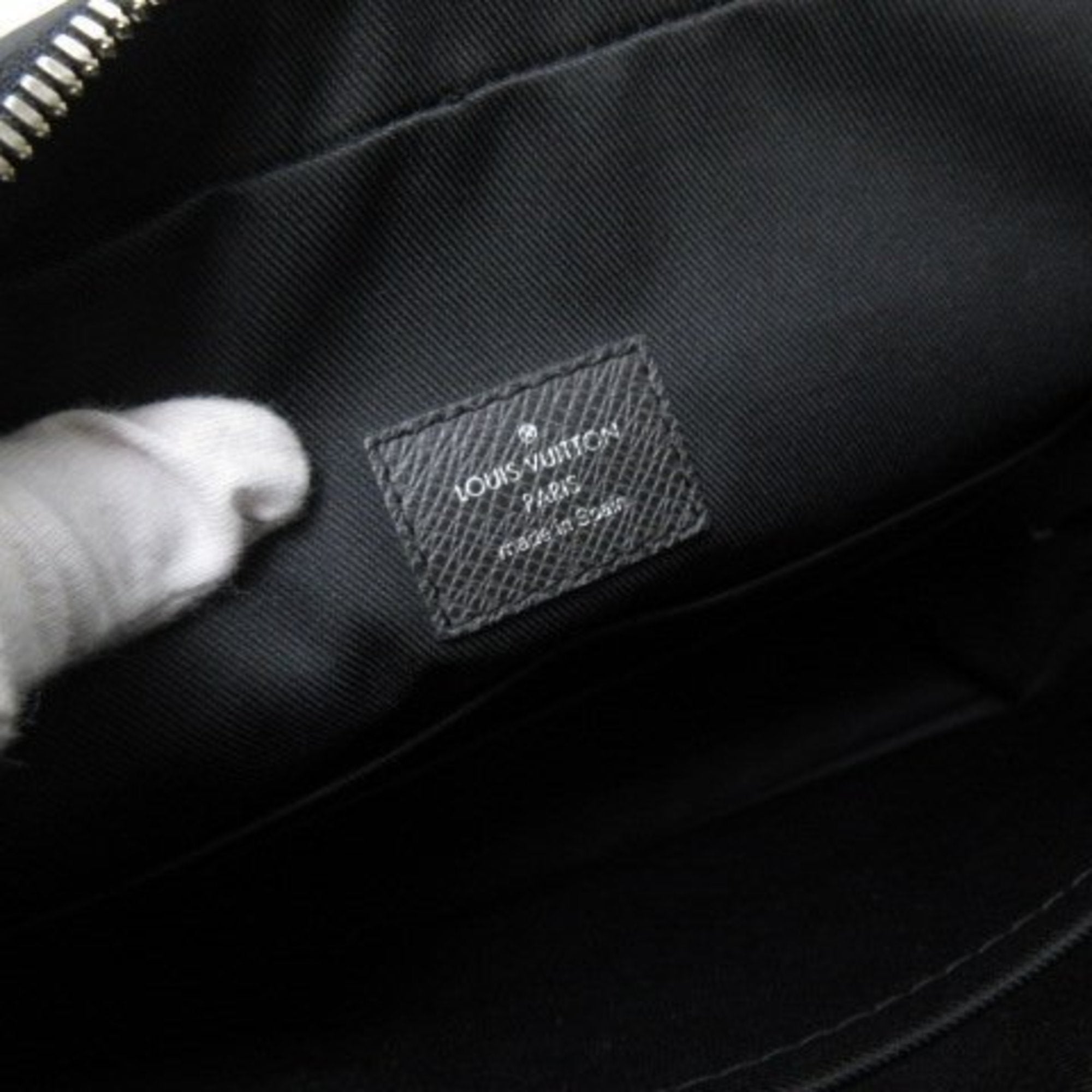 Louis Vuitton Ardoise Taiga Leather Messenger Bag Shoulder Bag