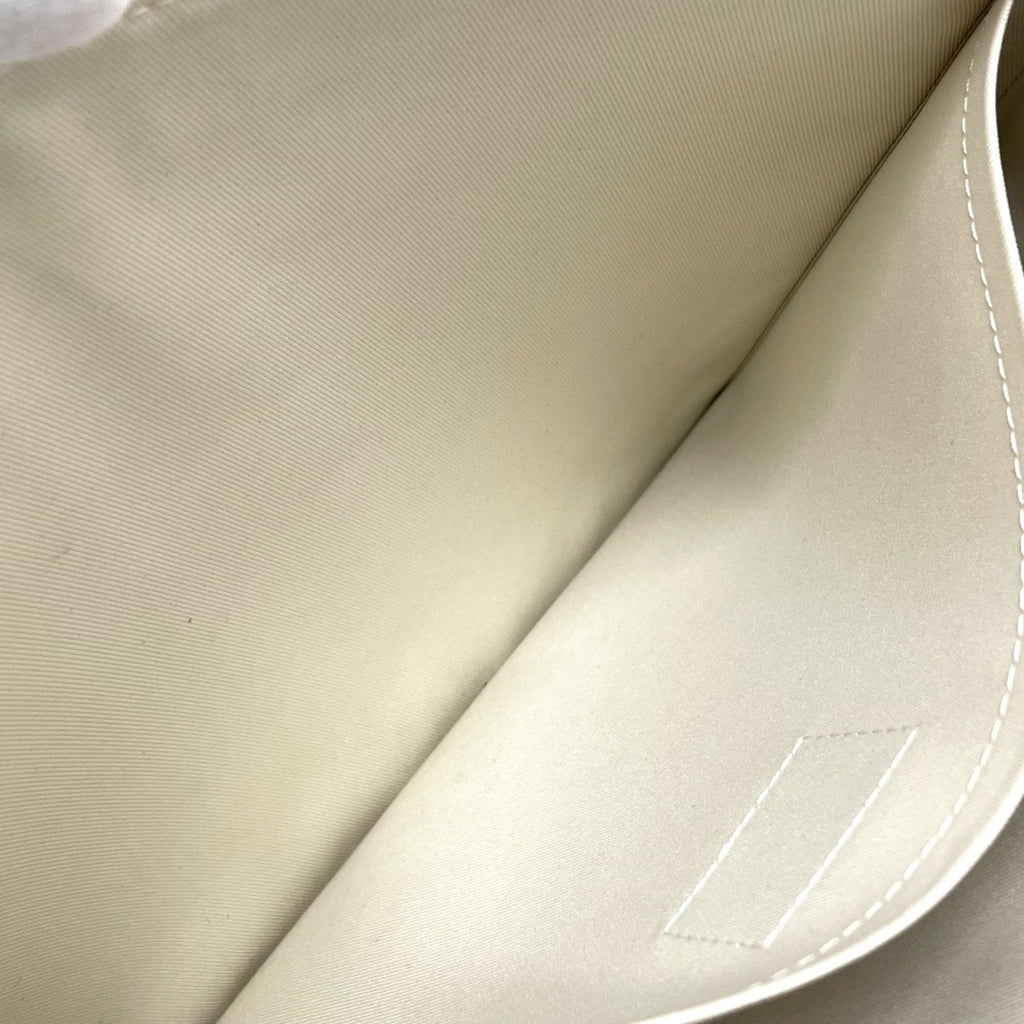 Louis Vuitton Blanc White Leather Clutch Bag Pochette