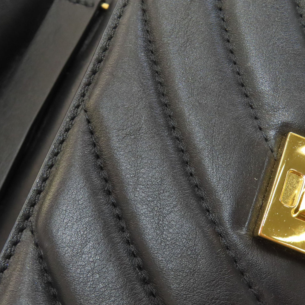 Chloé Black Leather Shoulder Bag (Pre-Owned)