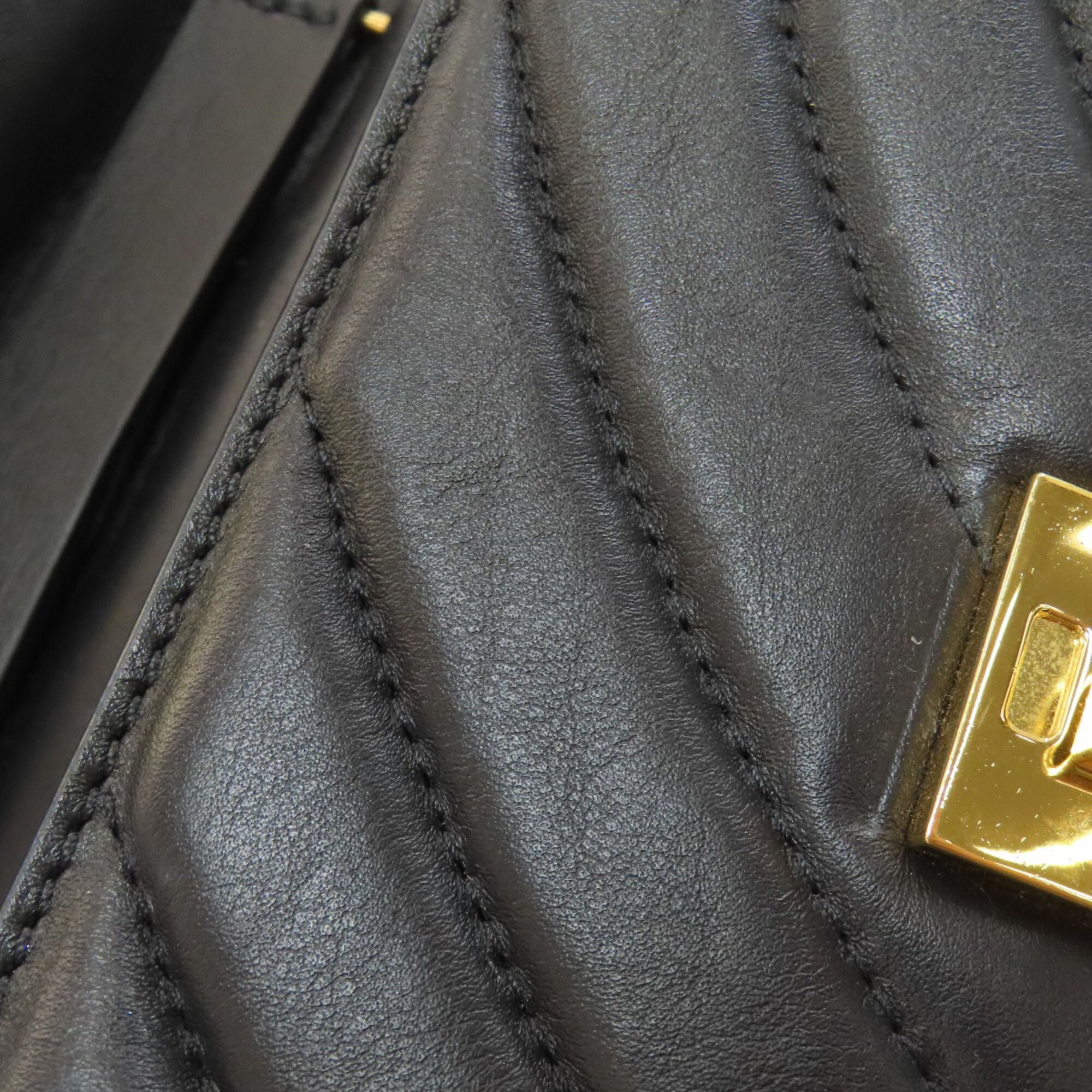 Chloé Black Leather Shoulder Bag (Pre-Owned)