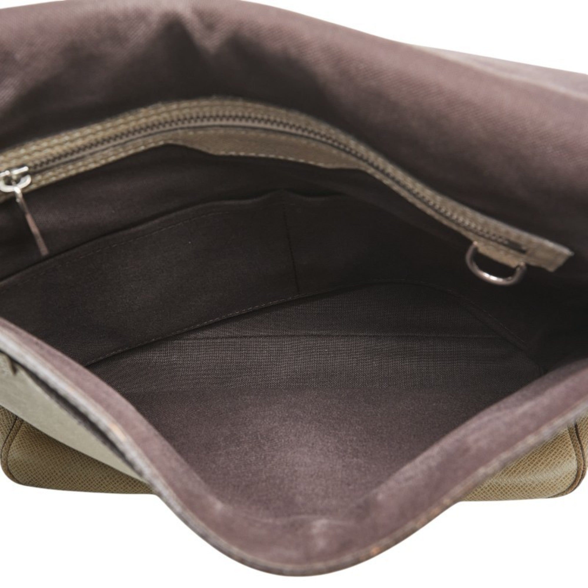 Louis Vuitton Taiga Beige Polaire Taiga Leather Shoulder Bag