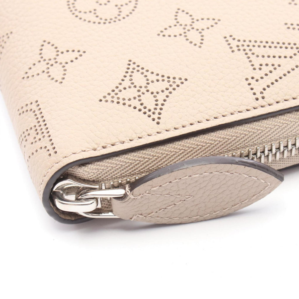 Louis Vuitton Beige Galle Mahina Leather Leather Long Wallet