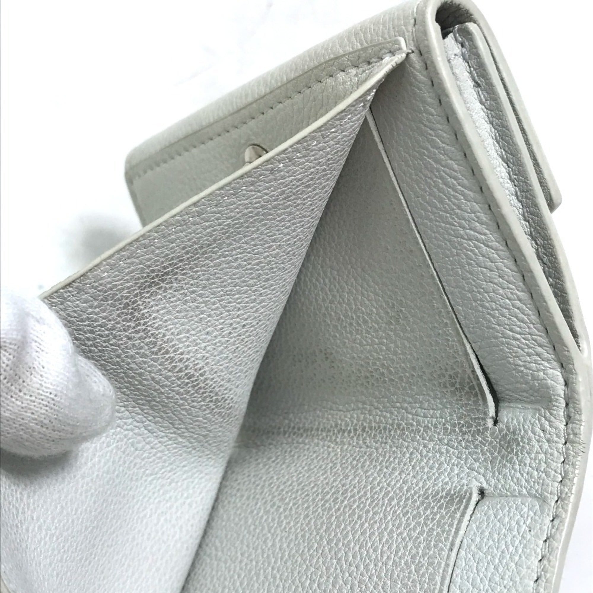 Louis Vuitton White Leather Wallet (Tri-Fold)