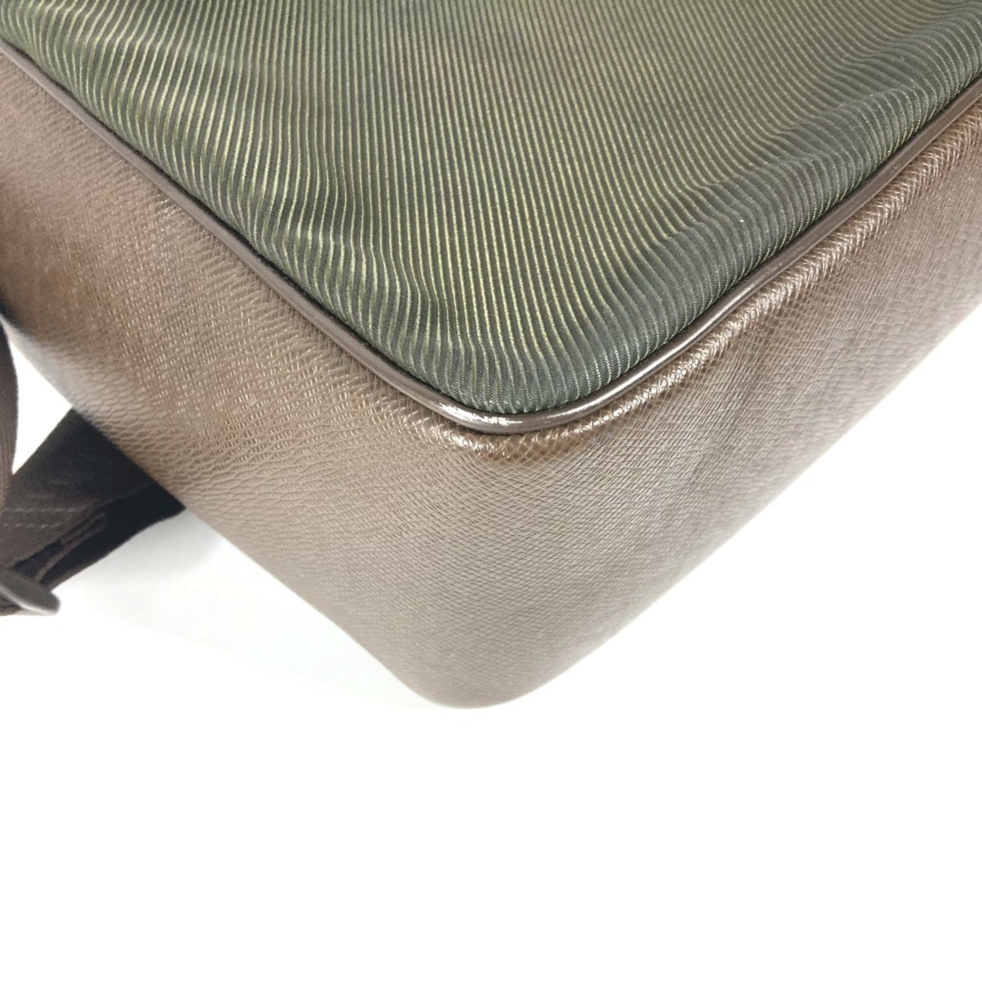 Louis Vuitton Brown Taiga Leather Nylon Messenger Bag Shoulder Bag