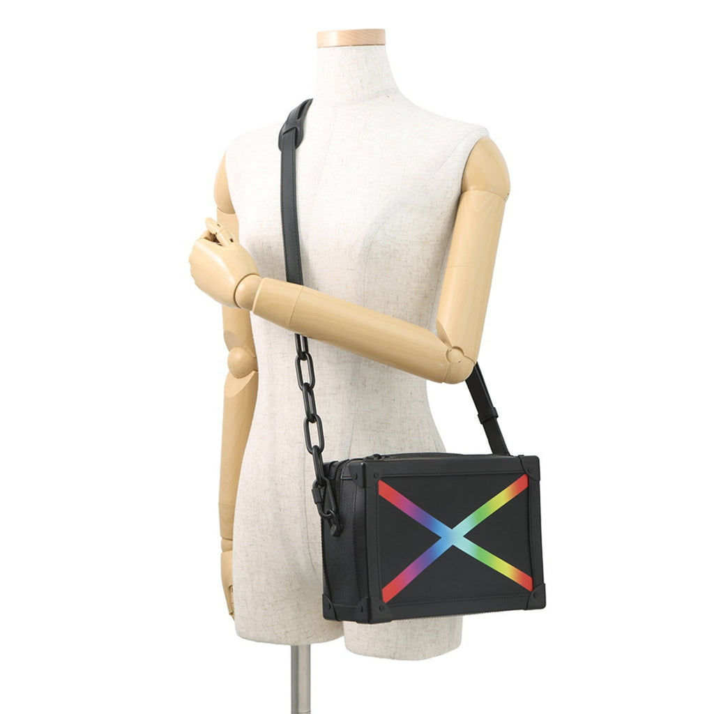 Louis Vuitton Taiga Black Noir Taiga Leather Handbag Shoulder Bag