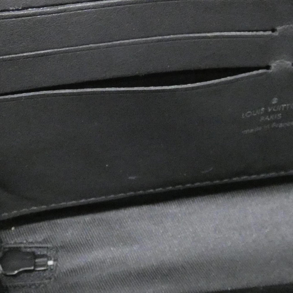 Louis Vuitton Black Leather Shoulder Bag