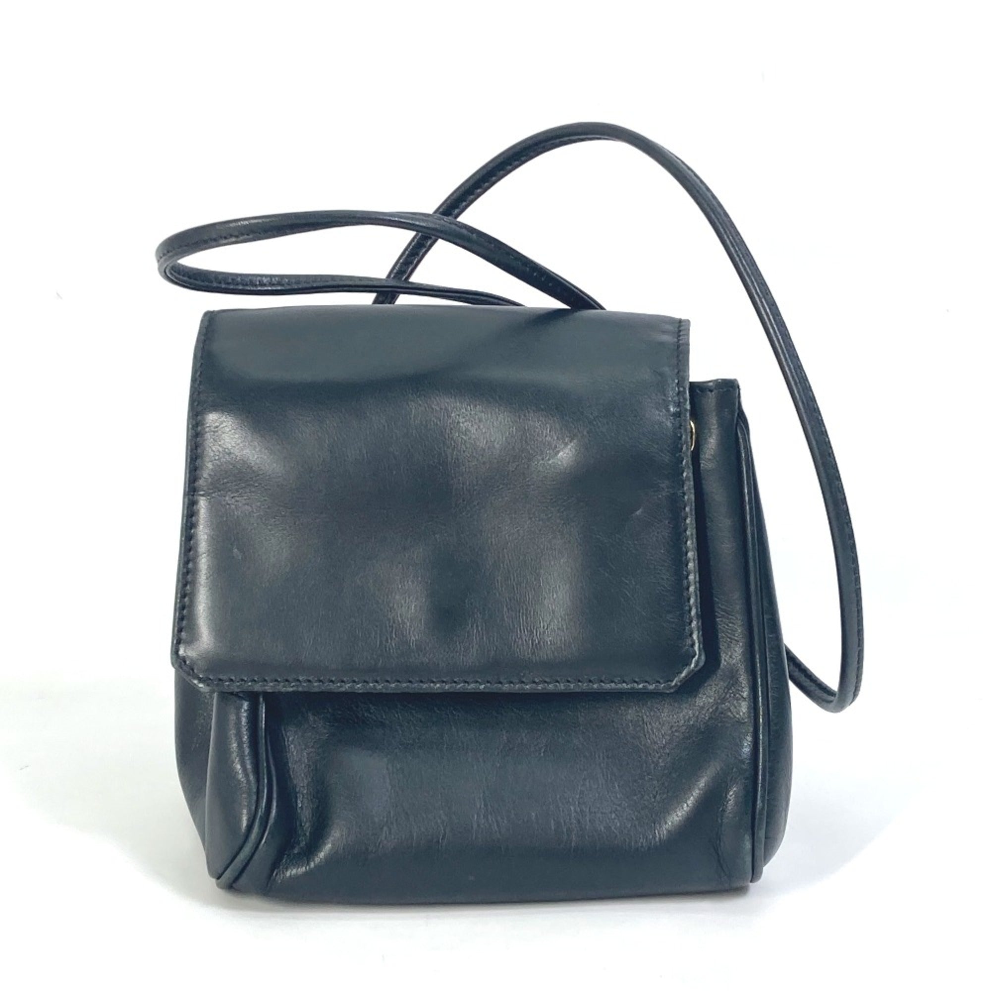 Christian Dior Black Leather Shoulder Bag (Pre-Owned)