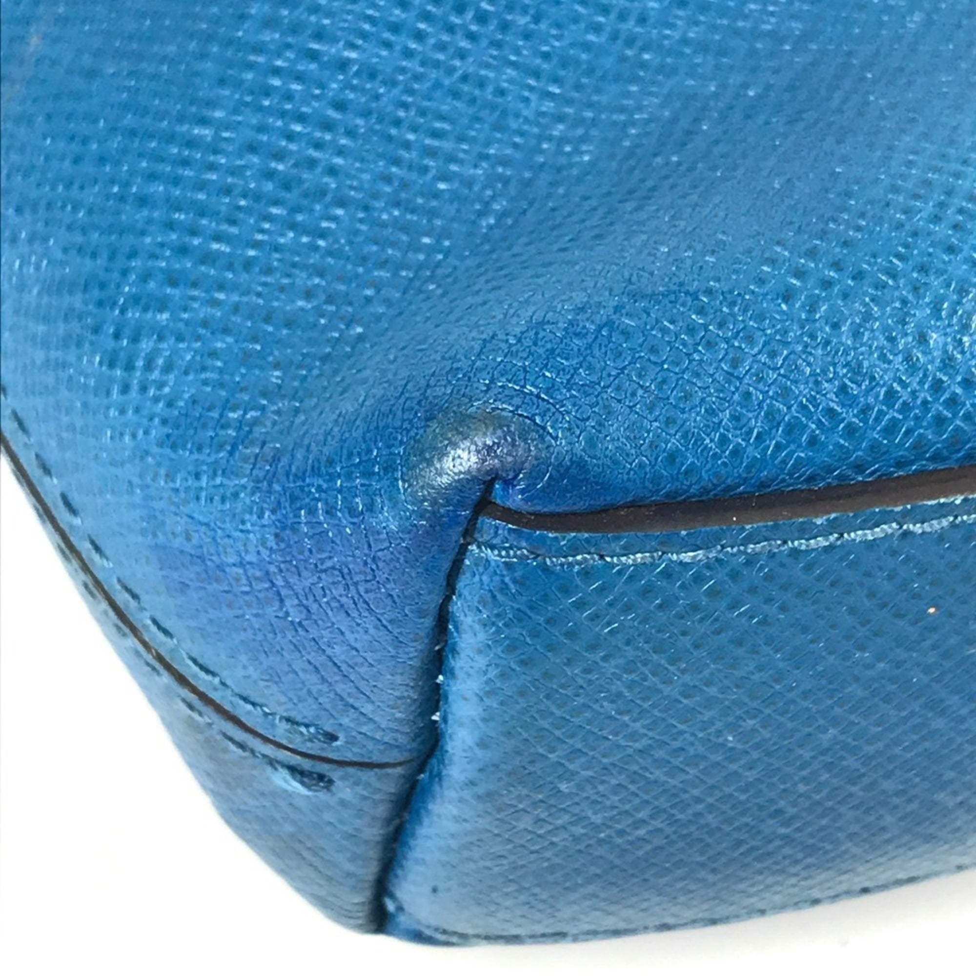 Louis Vuitton Blue Taiga Leather Messenger Bag Shoulder Bag