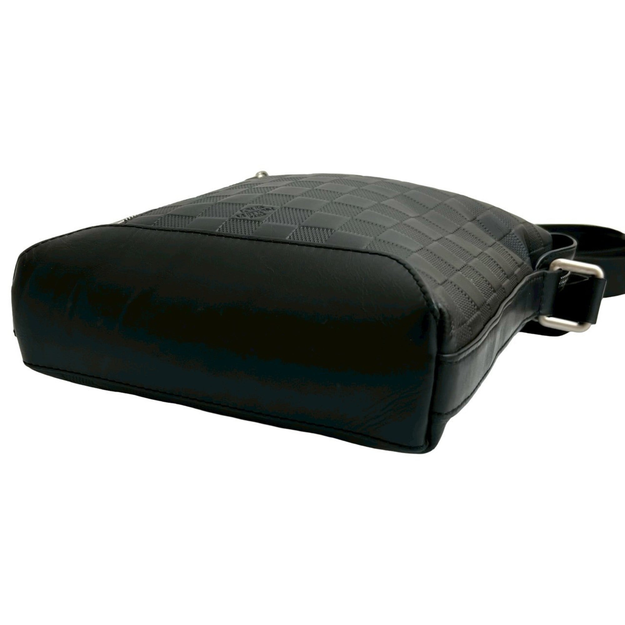 Louis Vuitton Black Leather Shoulder Bag