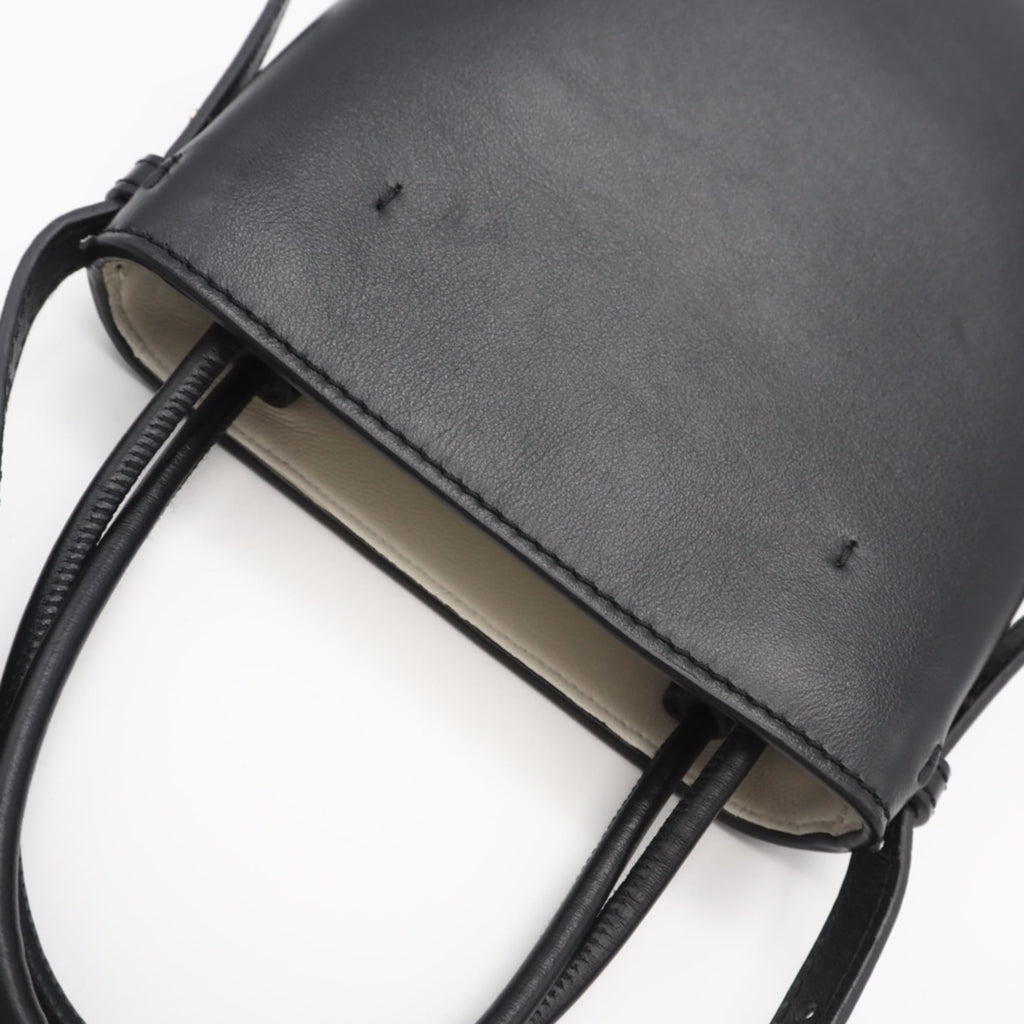 Chloé Black Leather Handbag Shoulder Bag (Pre-Owned)