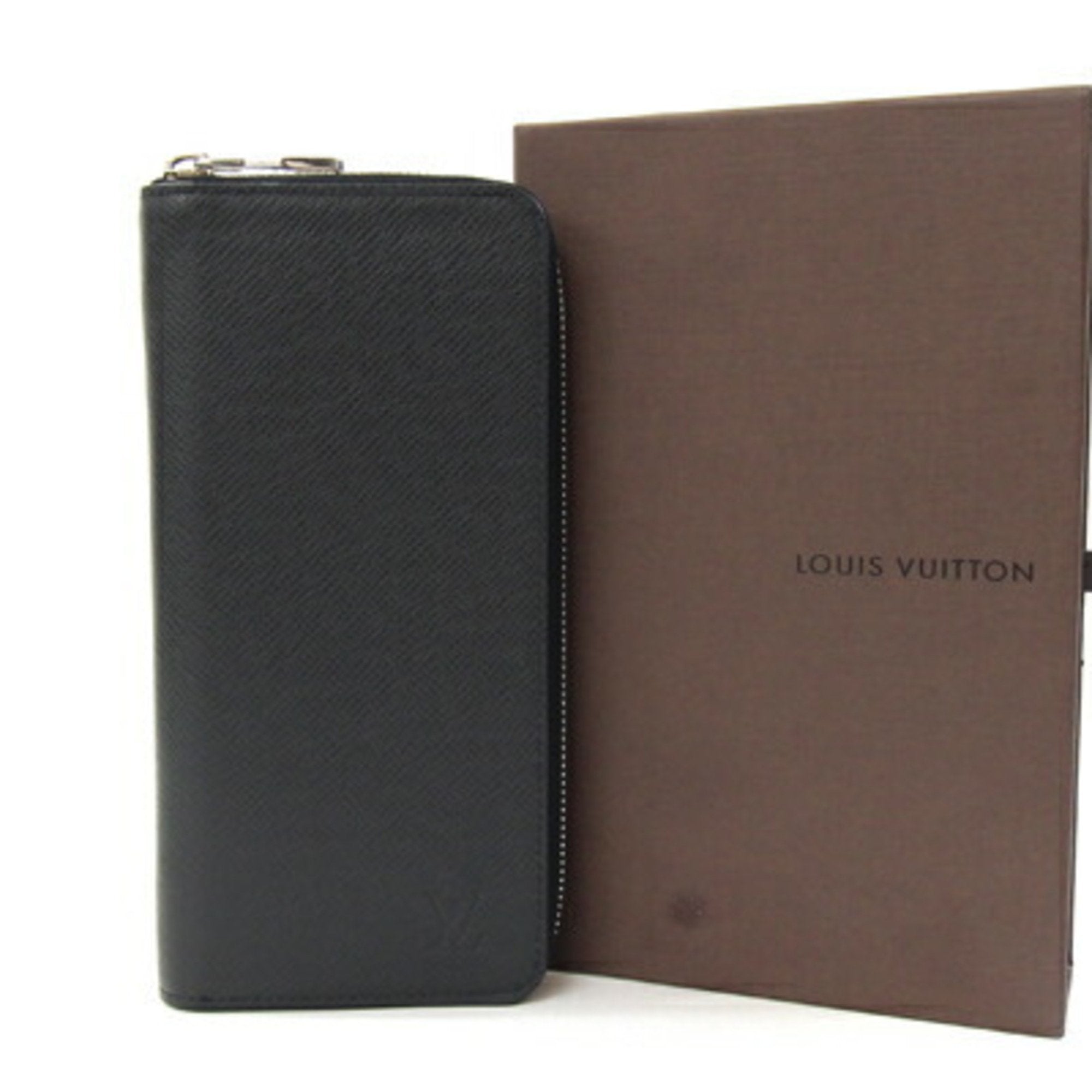 Louis Vuitton Black Noir Taiga Leather Leather Long Wallet