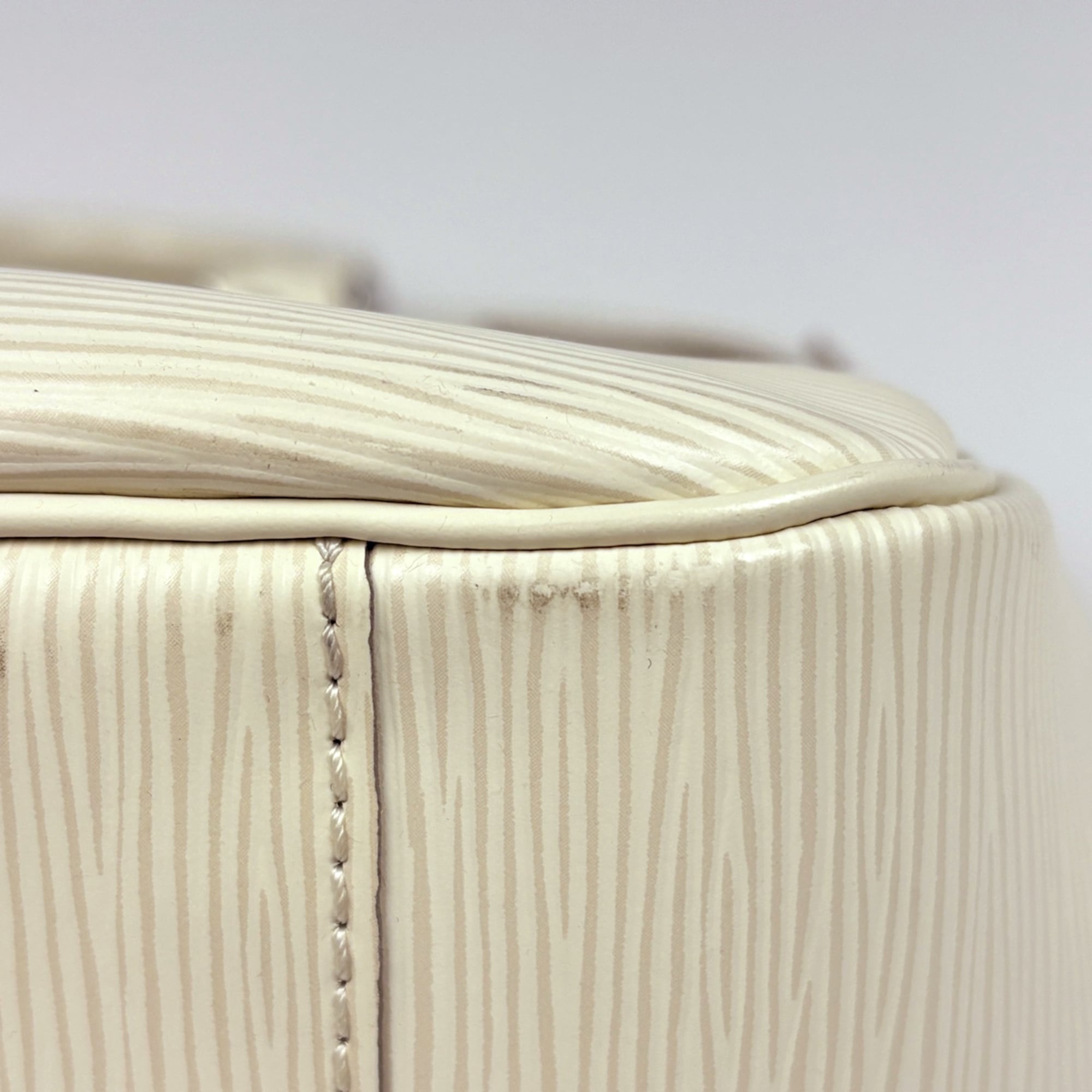 Louis Vuitton Ivory Lv Off White Ivory Handbag