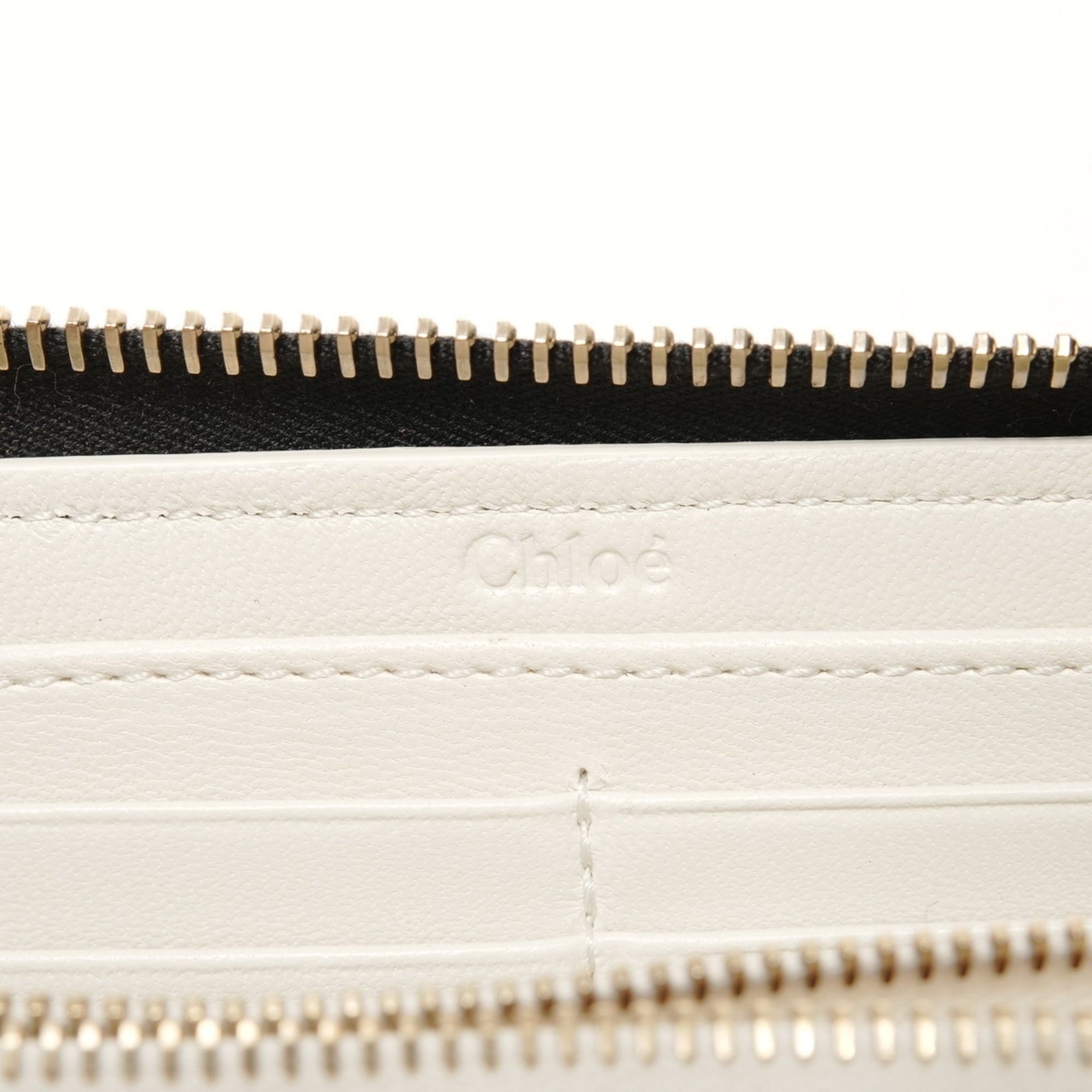 Chloé Black Leather Long Wallet (Bi-Fold) (Pre-Owned)