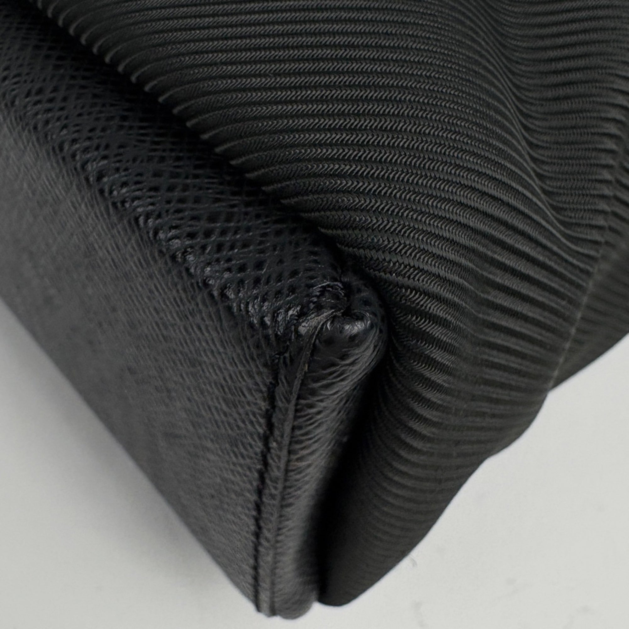 Louis Vuitton Ardoise Taiga Leather Shoulder Bag
