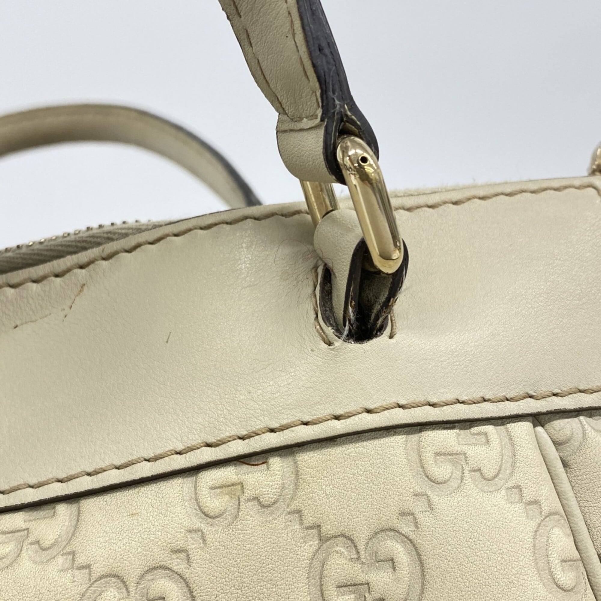 Gucci Ivory Leather Handbag (Pre-Owned)
