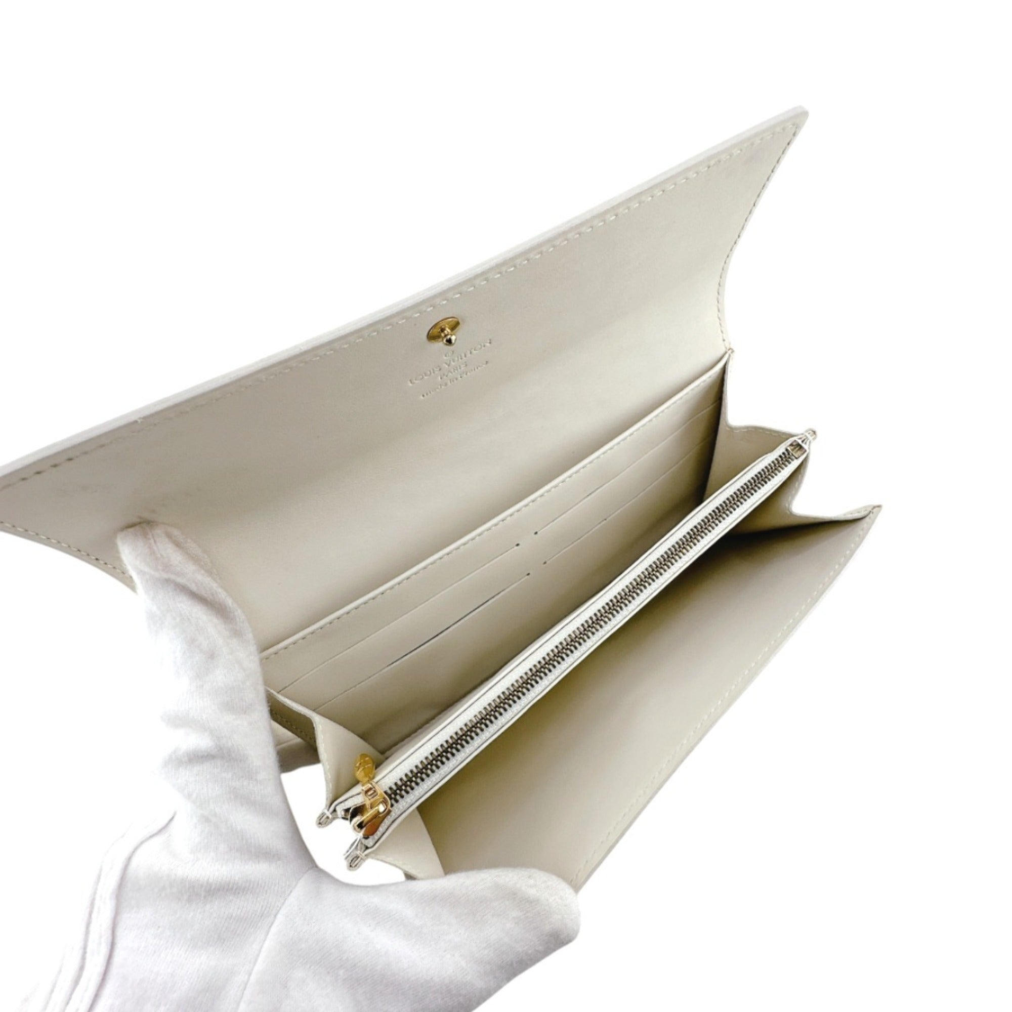 Louis Vuitton Cream White Monogram Vernis Long Wallet (Tri-Fold)
