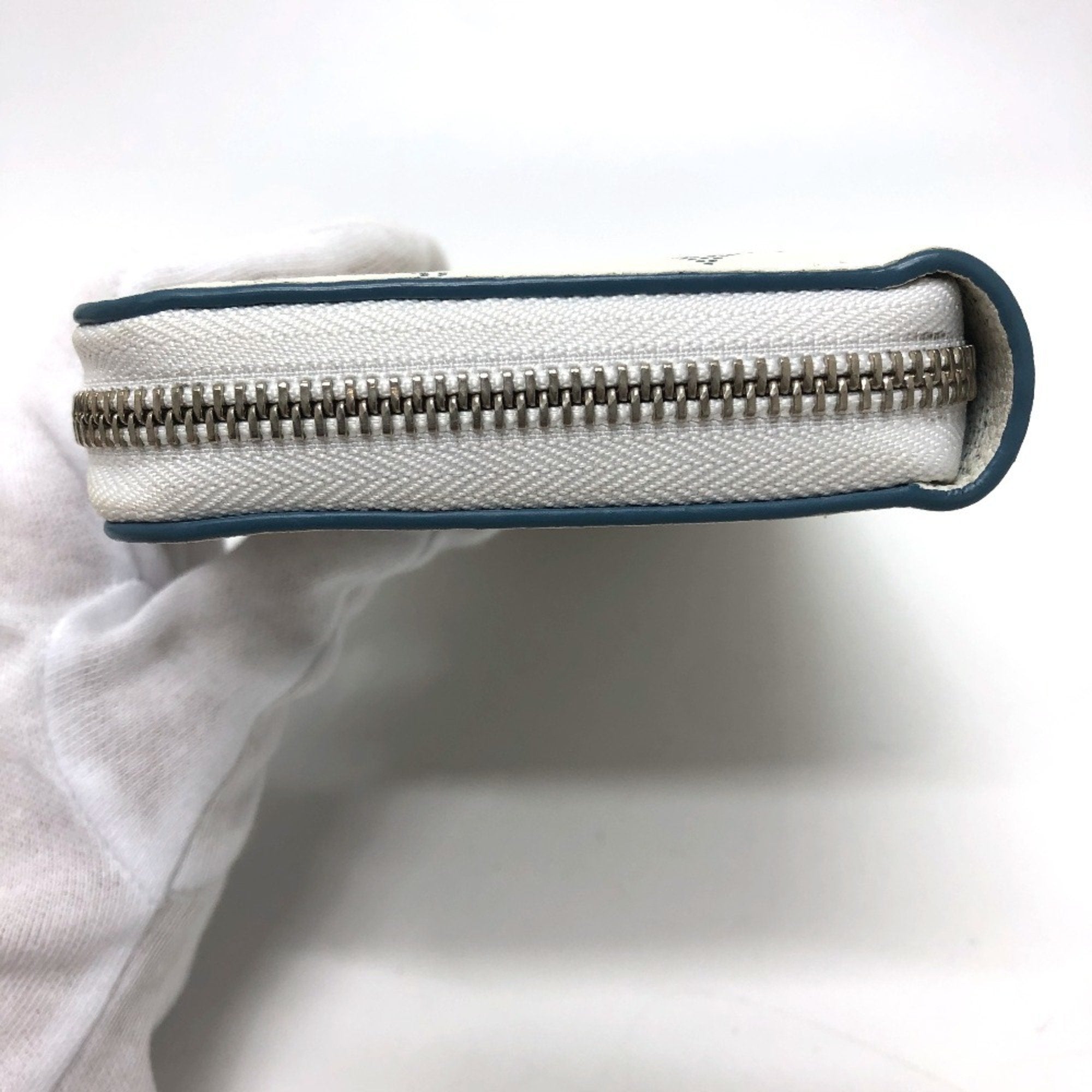 Louis Vuitton White Mahina Leather Long Wallet