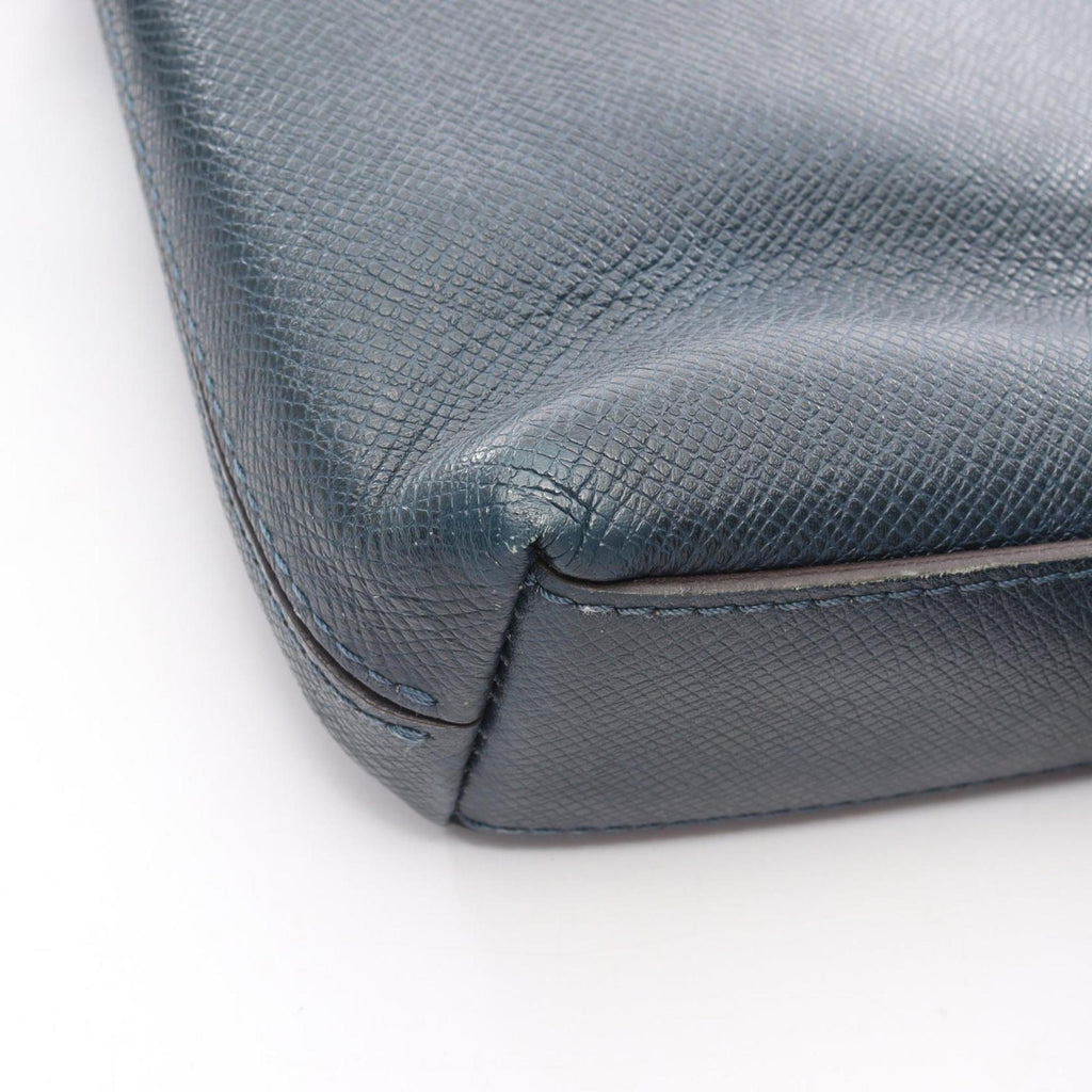Louis Vuitton Navy Taiga Leather Leather Handbag Shoulder Bag