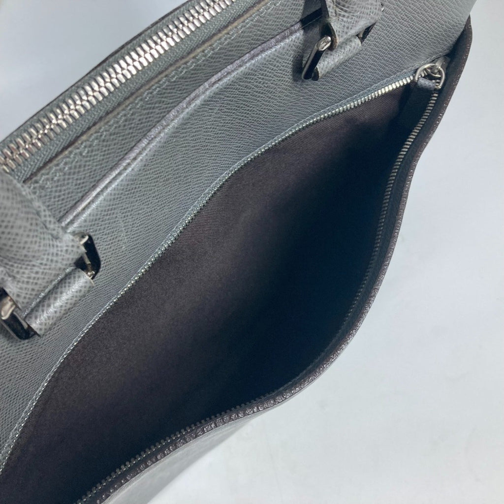 Louis Vuitton Glacier Gray Taiga Leather Leather Briefcase