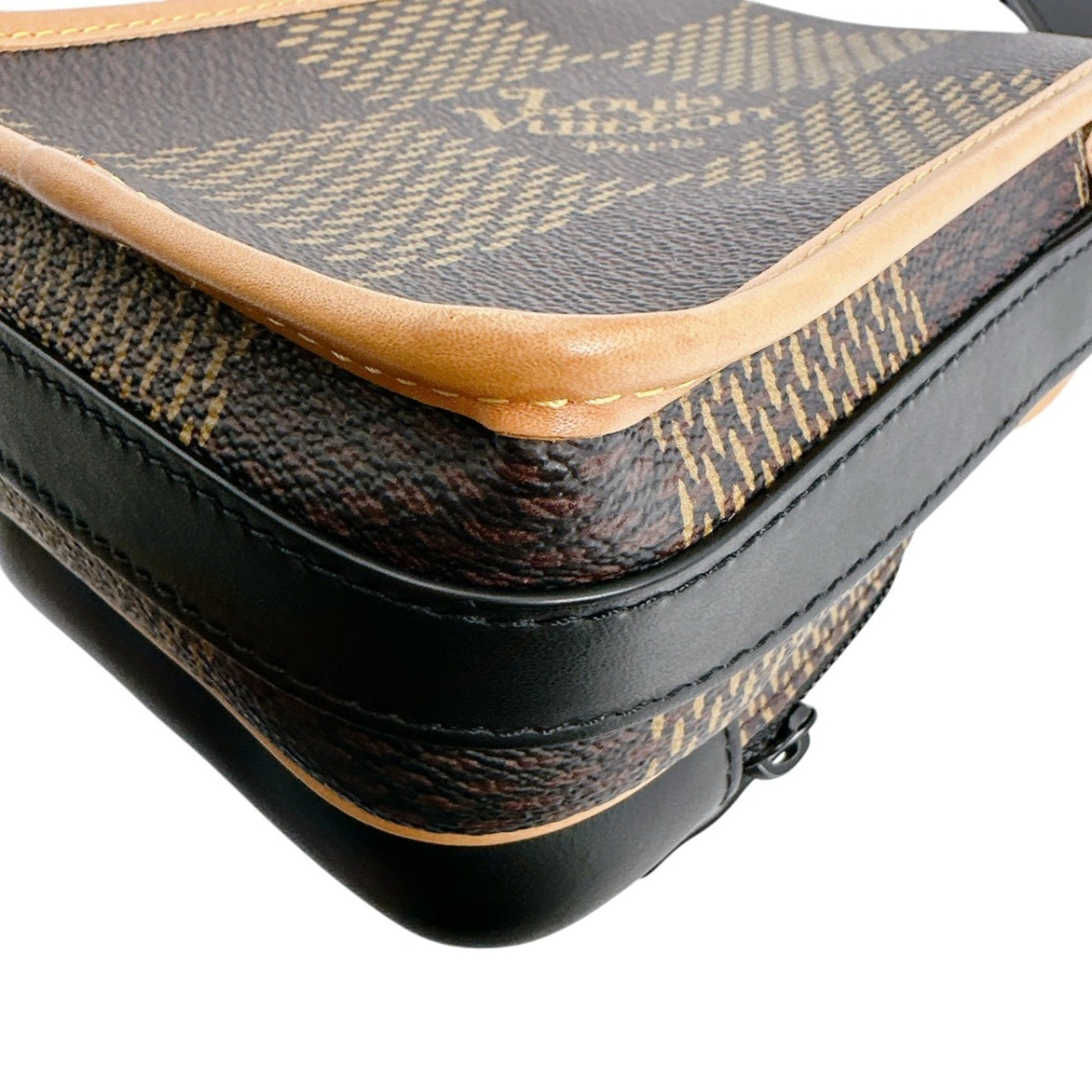 Louis Vuitton Brown Damier Canvas Messenger Bag