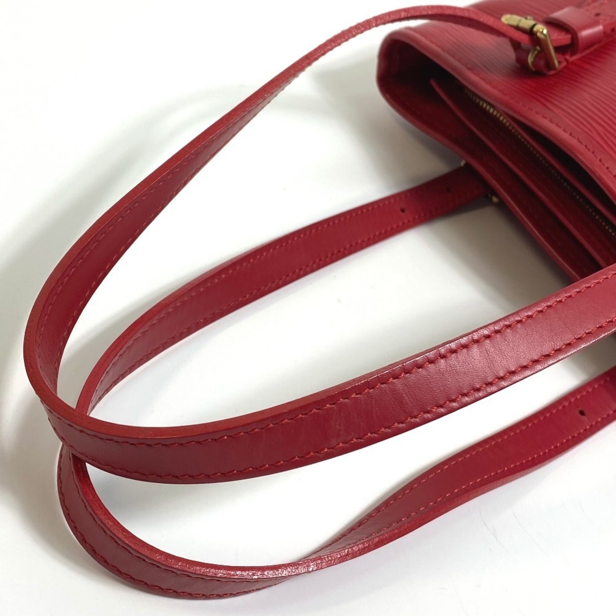 Louis Vuitton Red Color Rouge Epi Leather Pouch Shoulder Bag