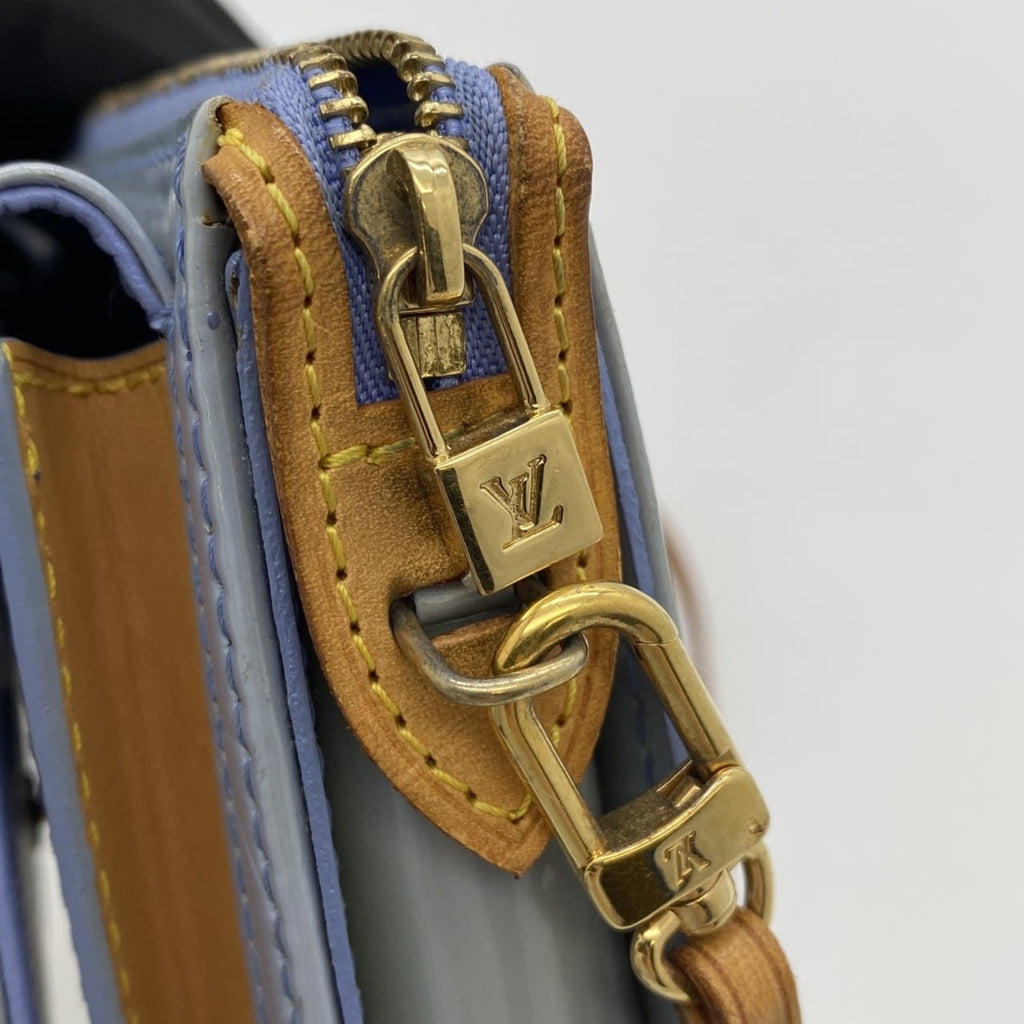 Louis Vuitton Blue Monogram Vernis Pochette Shoulder Bag