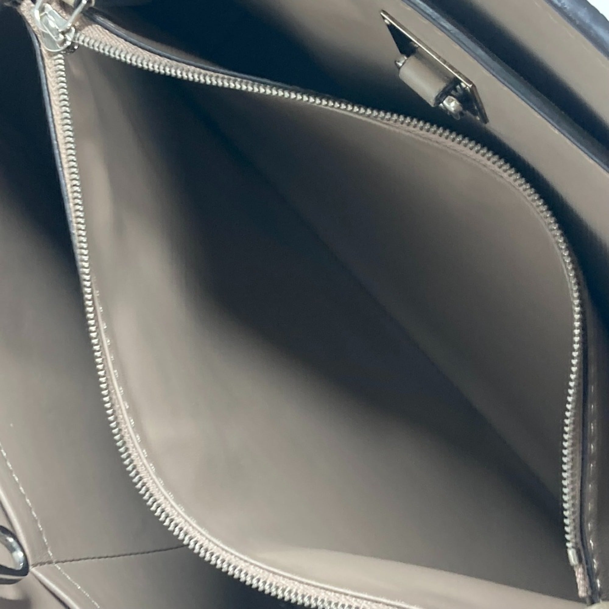 Louis Vuitton Gray Tourterelle Leather Handbag Shoulder Bag Tote Bag