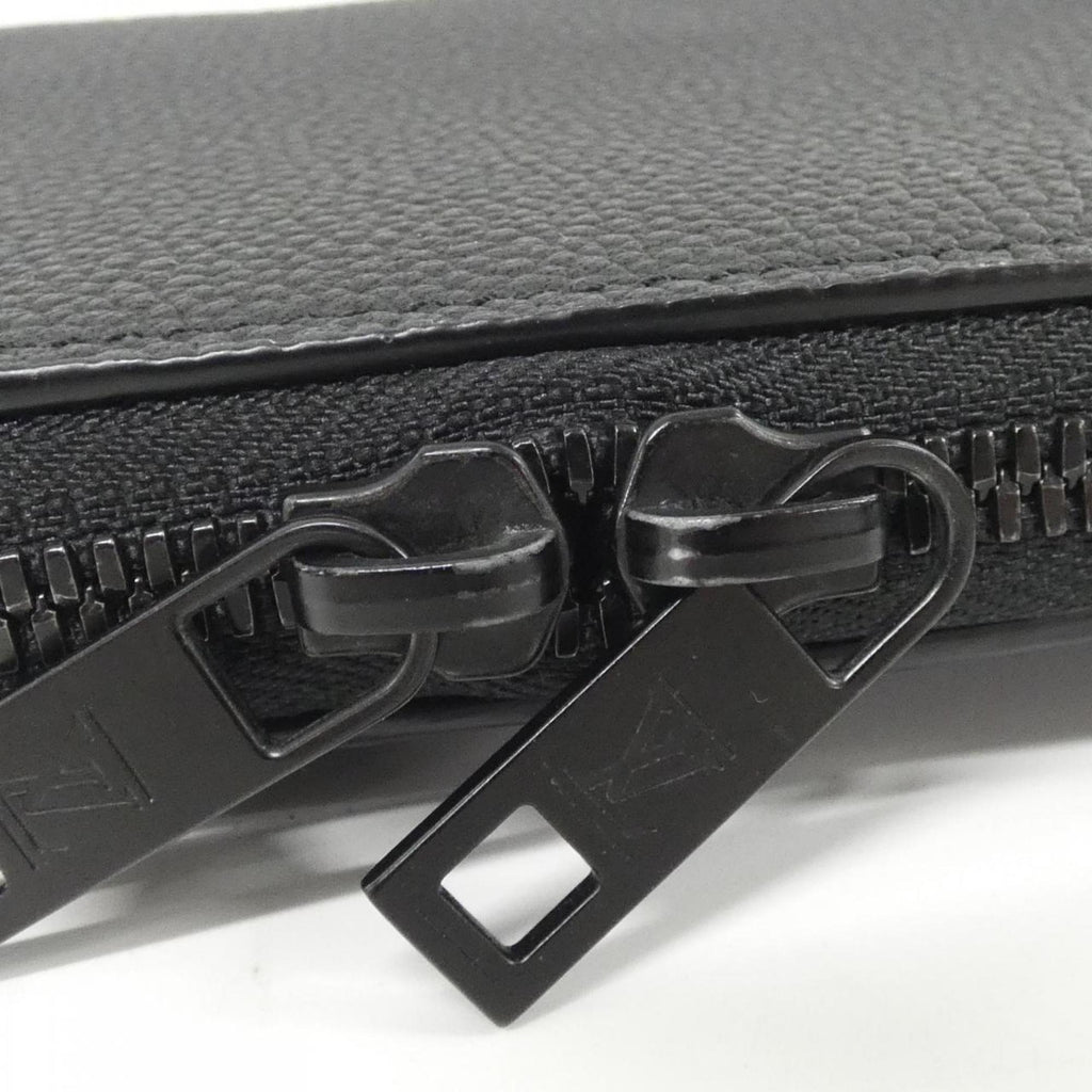 Louis Vuitton Black Leather Pouch Shoulder Bag
