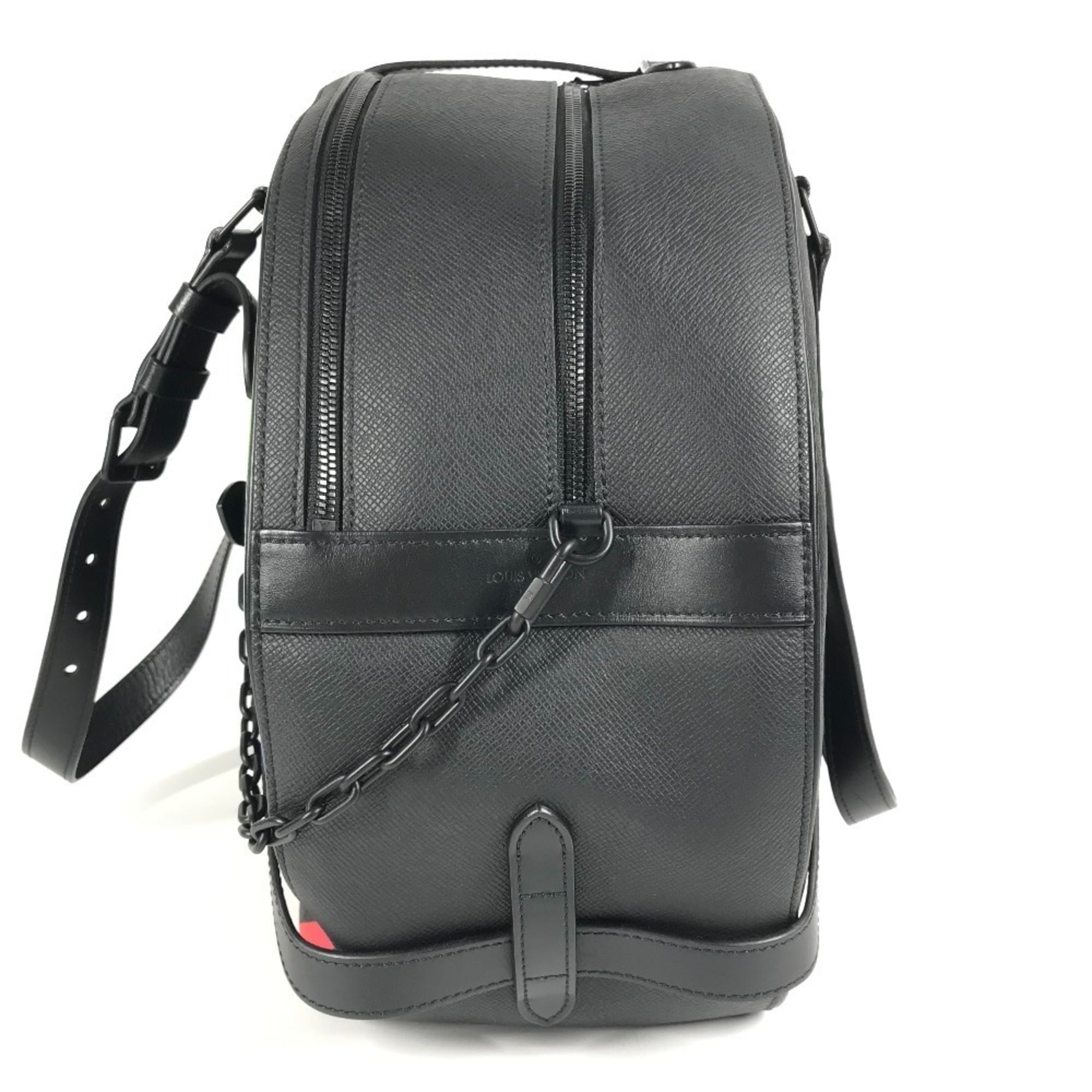 Louis Vuitton Taiga Ardoise Black Taiga Leather Pochette Shoulder Bag