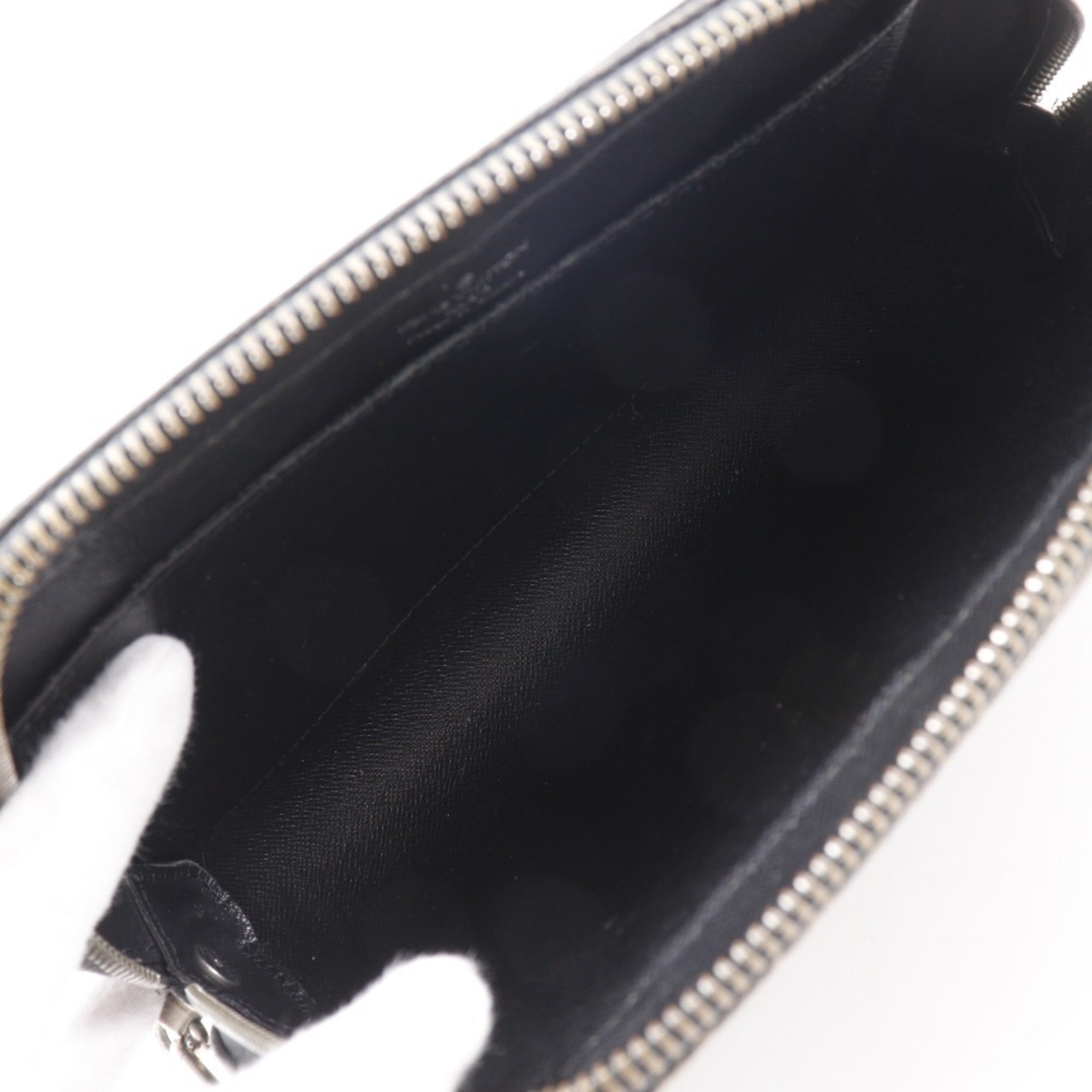 Louis Vuitton Taiga Ardoise Black Taiga Leather Handbag