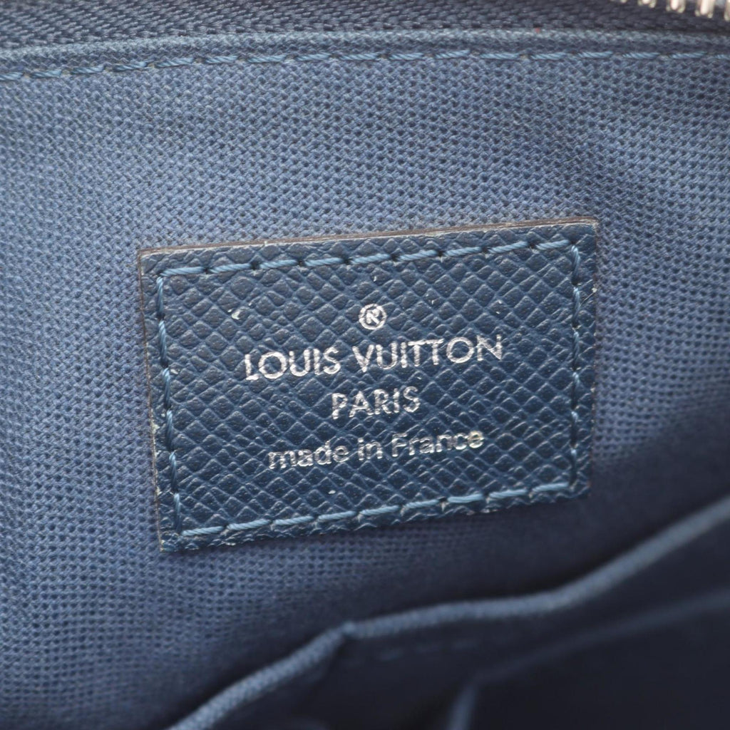 Louis Vuitton Navy Taiga Leather Leather Handbag Shoulder Bag