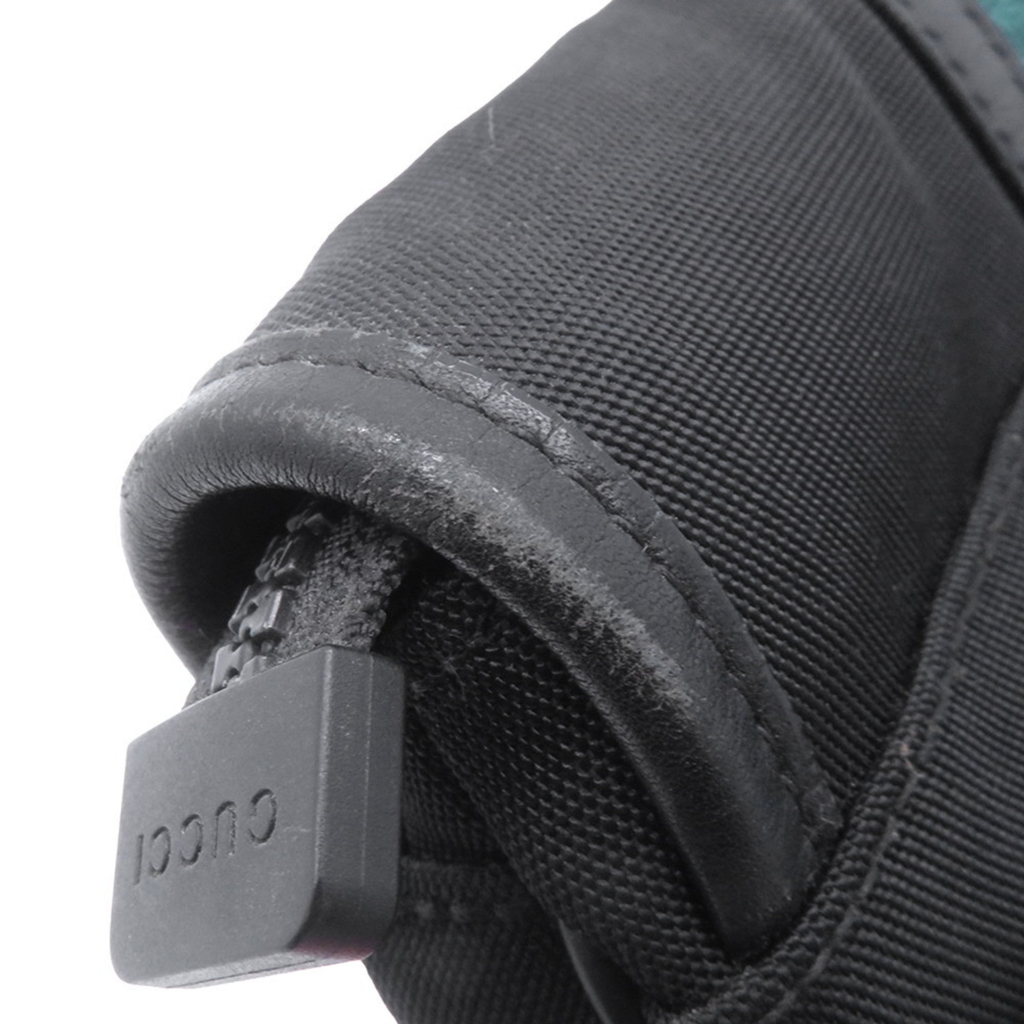 Gucci Black Canvas Pouch Sling Bag (Pre-Owned)